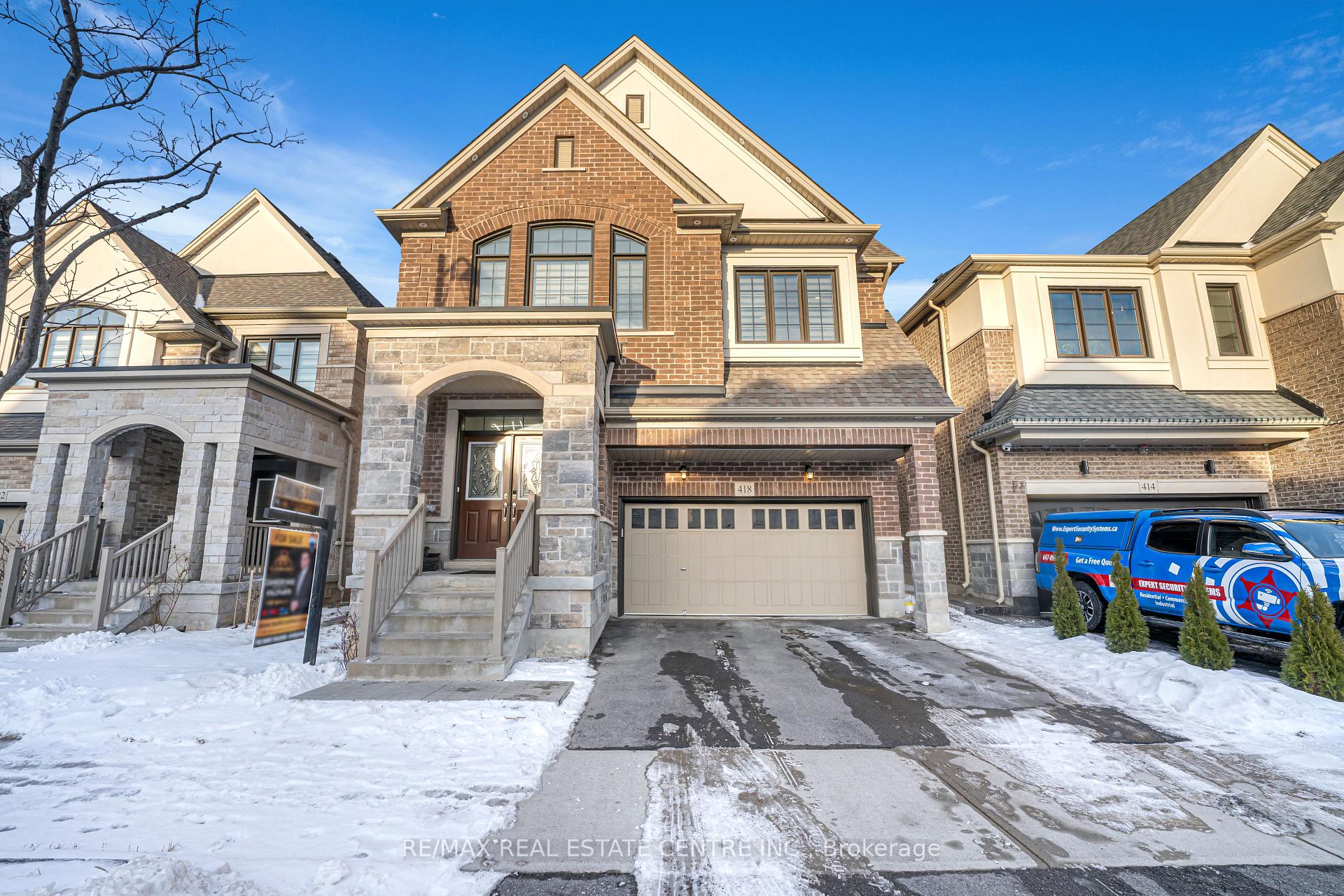 Front of 418 Ramsey Place
