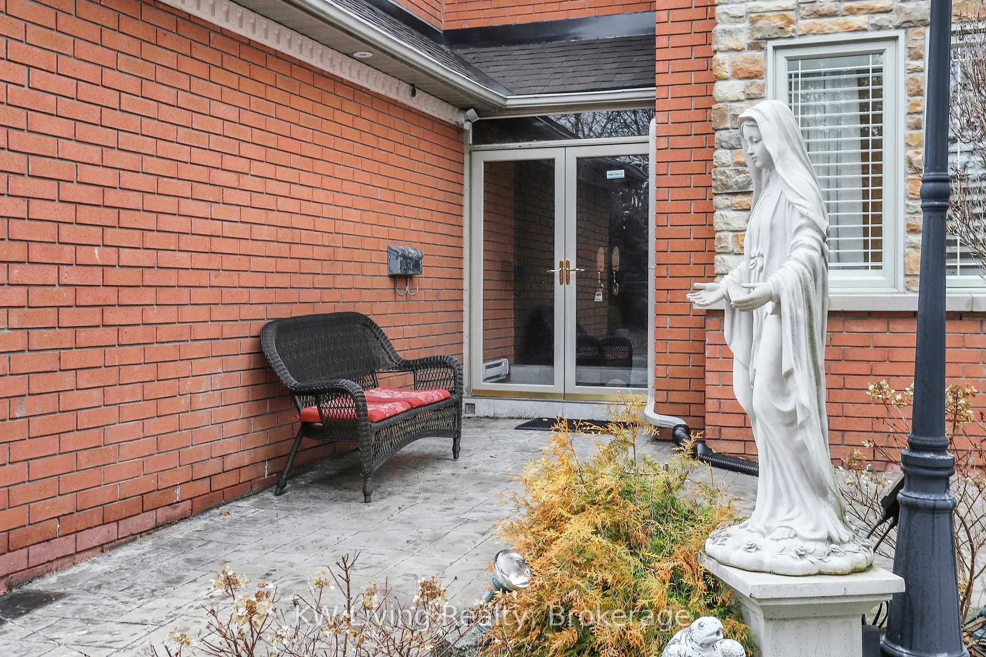 Photo 5 of 94 Silver Rose Crescent, Markham, Cachet — HOMEH