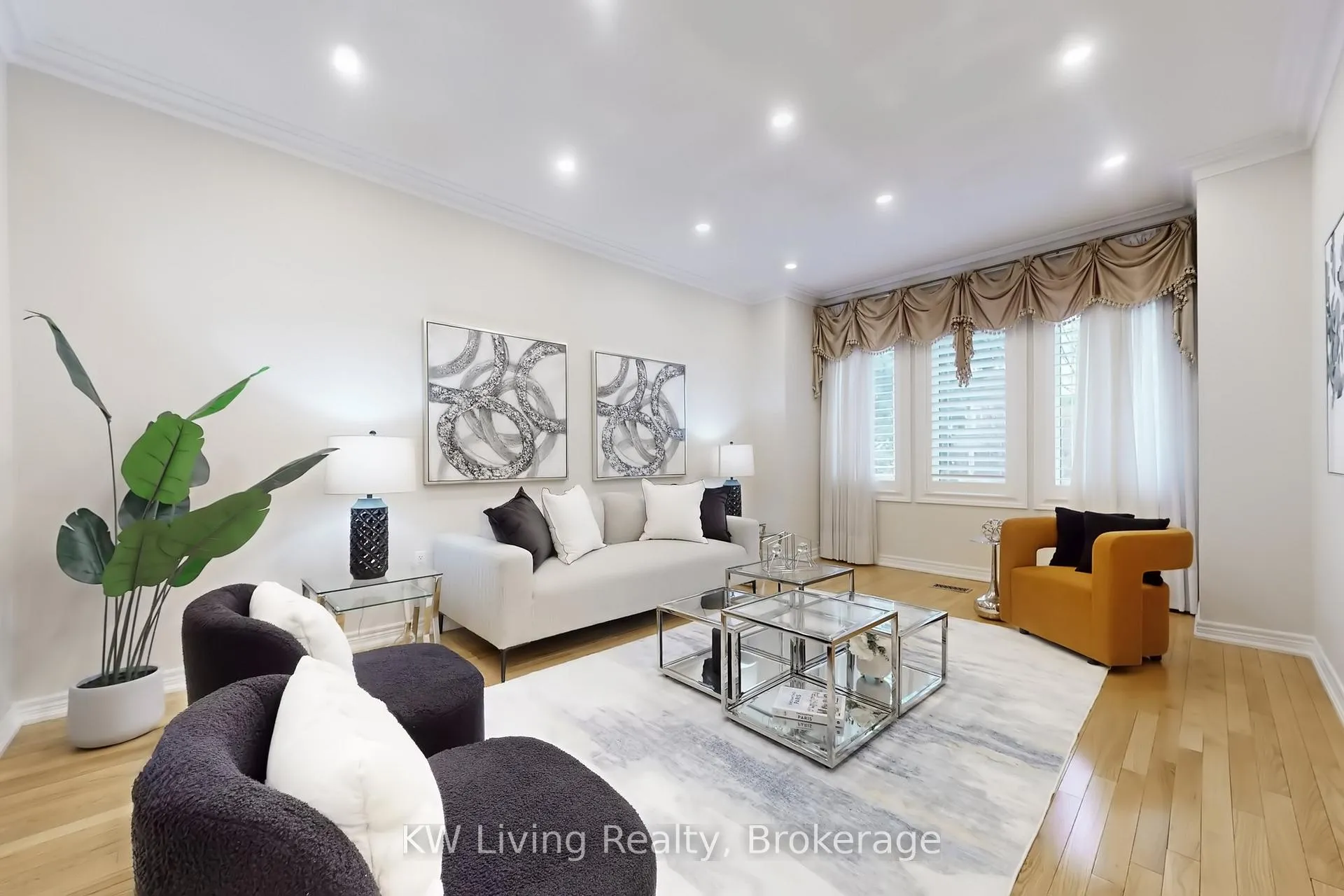 Photo 6 of 94 Silver Rose Crescent, Markham, Cachet — HOMEH