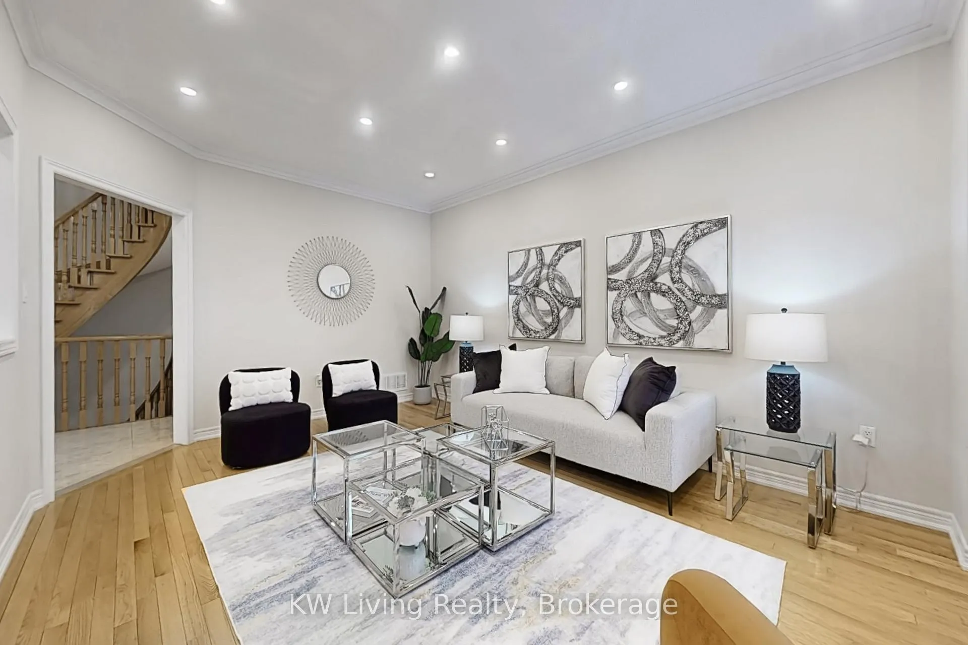 Photo 8 of 94 Silver Rose Crescent, Markham, Cachet — HOMEH