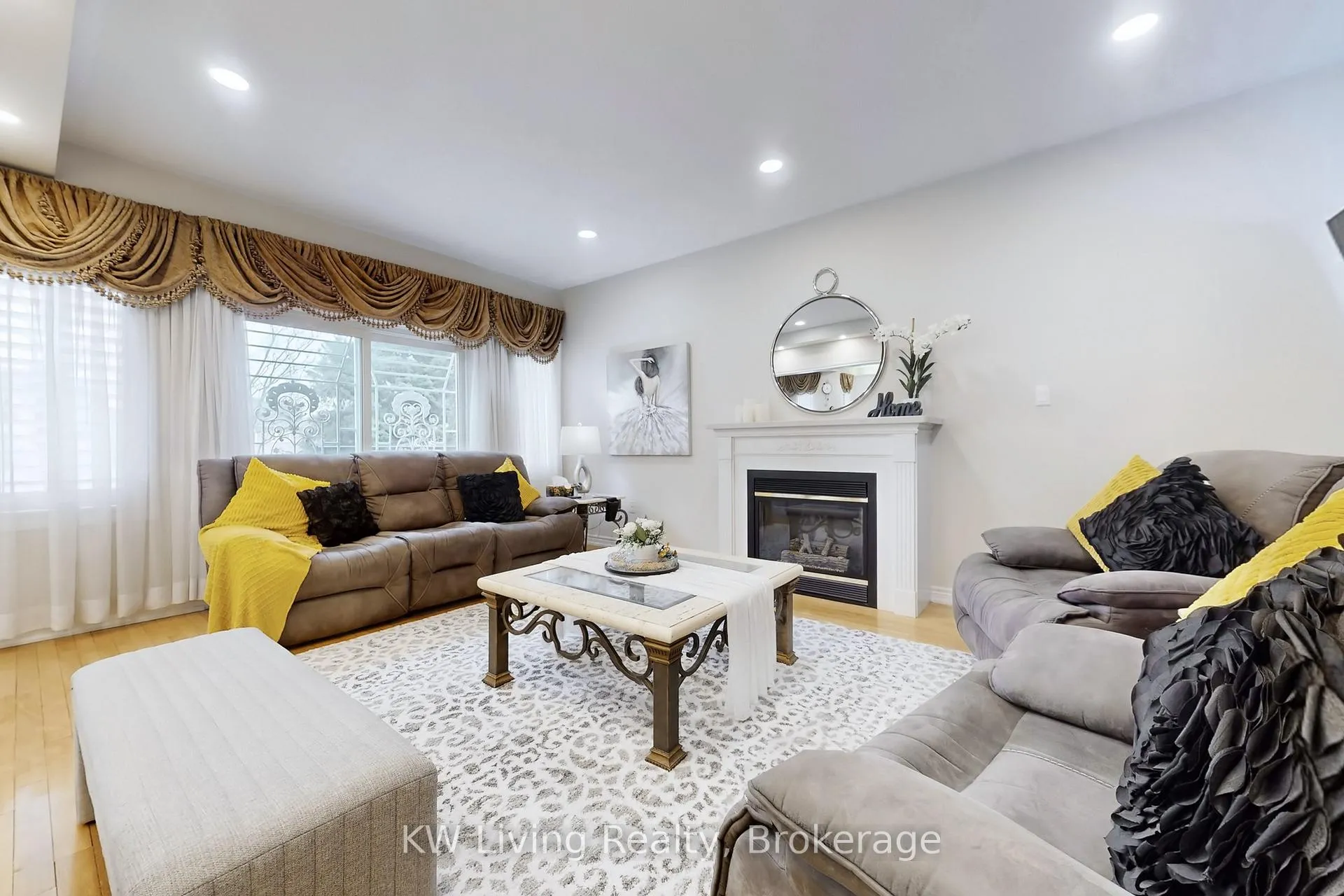 Photo 14 of 94 Silver Rose Crescent, Markham, Cachet — HOMEH