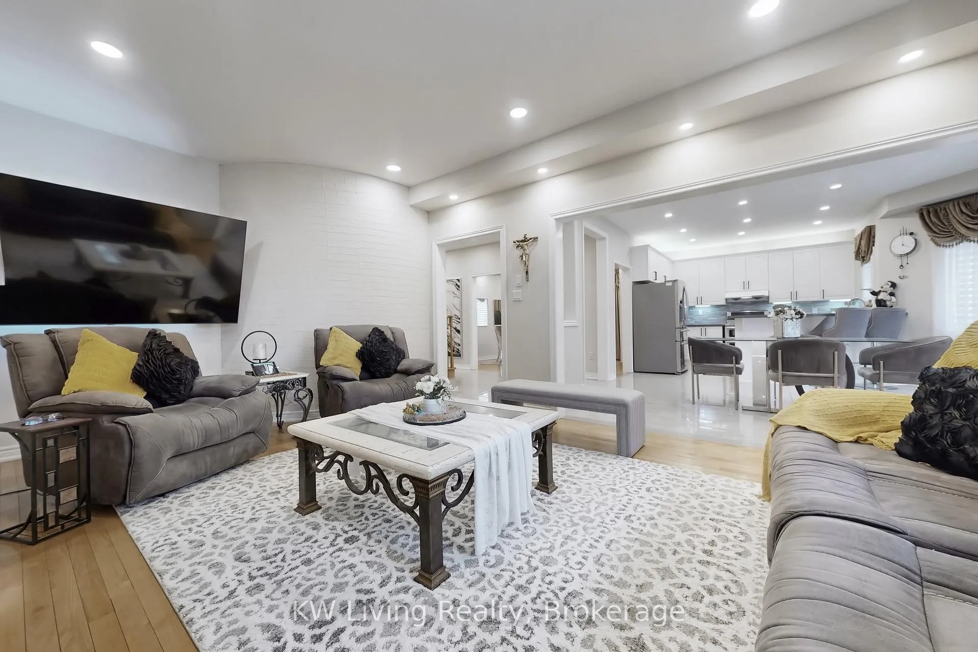Photo 15 of 94 Silver Rose Crescent, Markham, Cachet — HOMEH