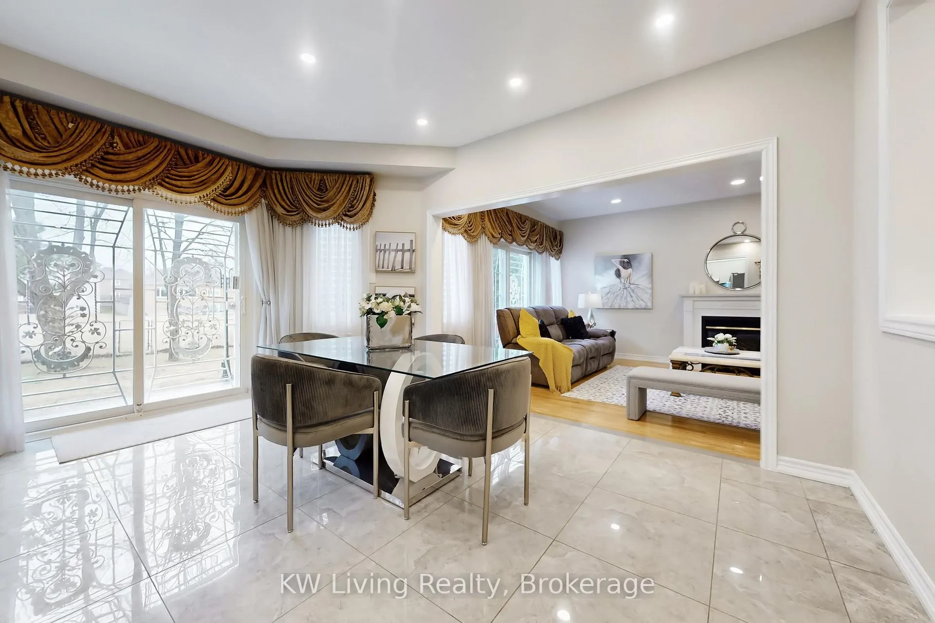 Photo 21 of 94 Silver Rose Crescent, Markham, Cachet — HOMEH