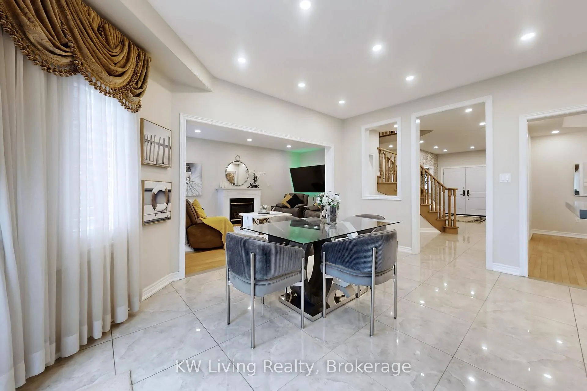 Photo 23 of 94 Silver Rose Crescent, Markham, Cachet — HOMEH