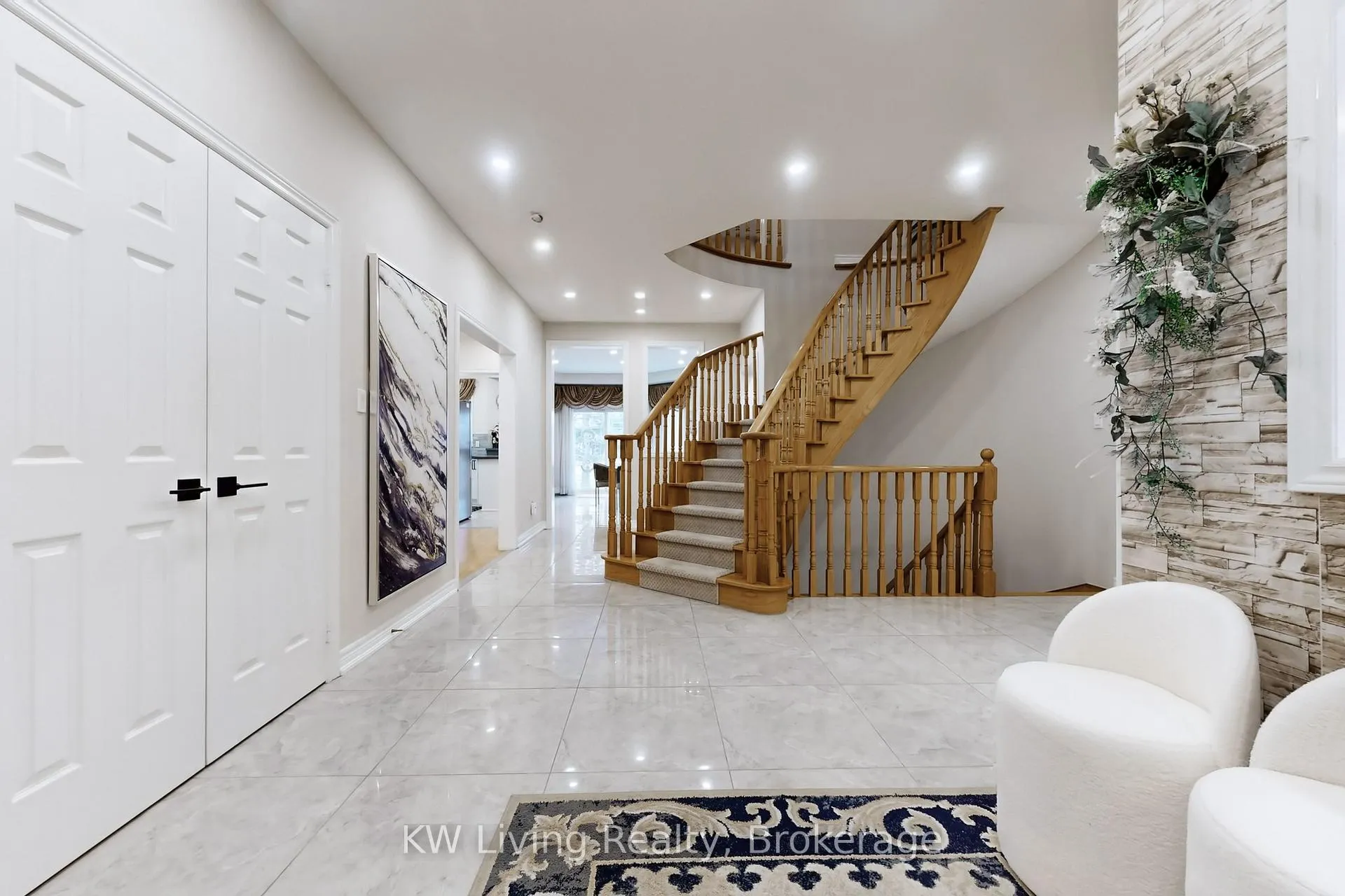 Photo 27 of 94 Silver Rose Crescent, Markham, Cachet — HOMEH