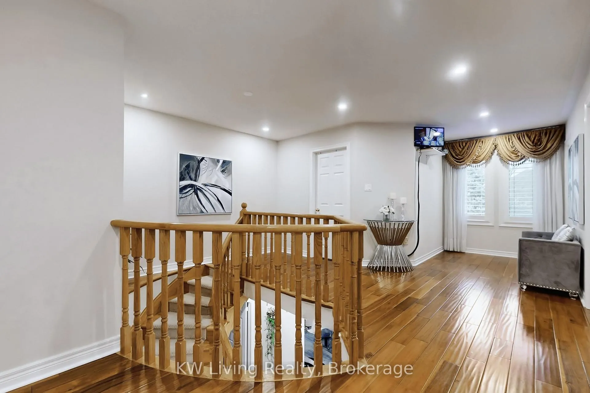 Photo 28 of 94 Silver Rose Crescent, Markham, Cachet — HOMEH