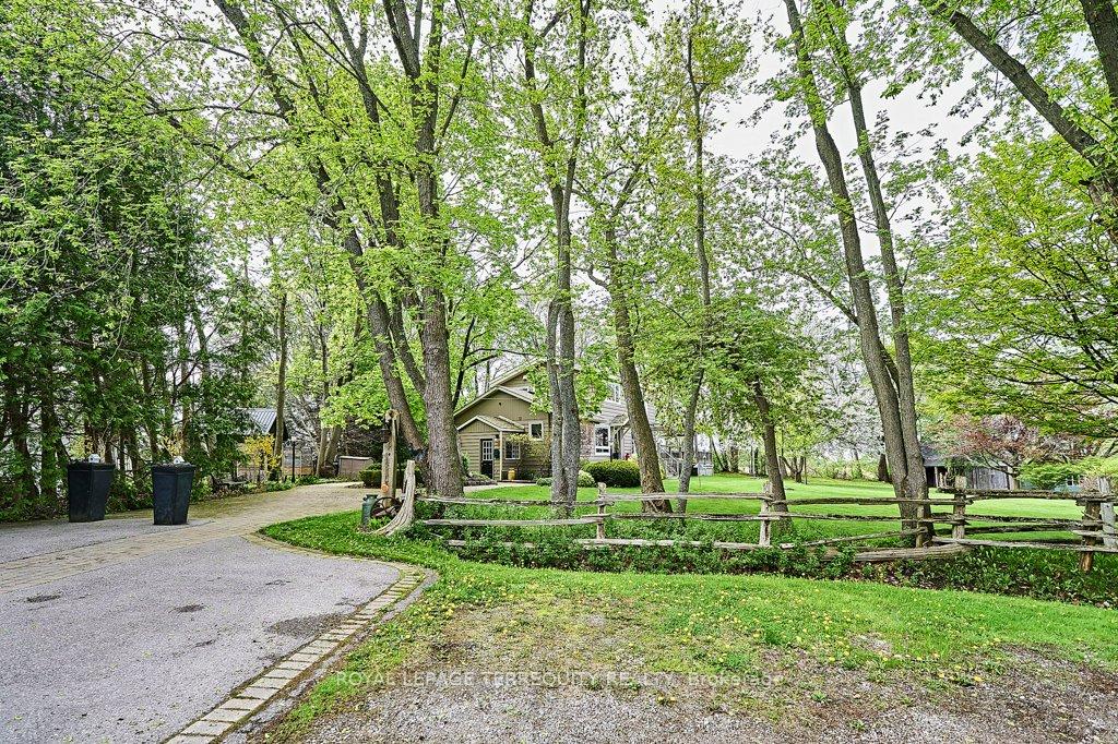 Photo 3 of 2480 Greenridge Drive, Pickering, Rural Pickering — HOMEH