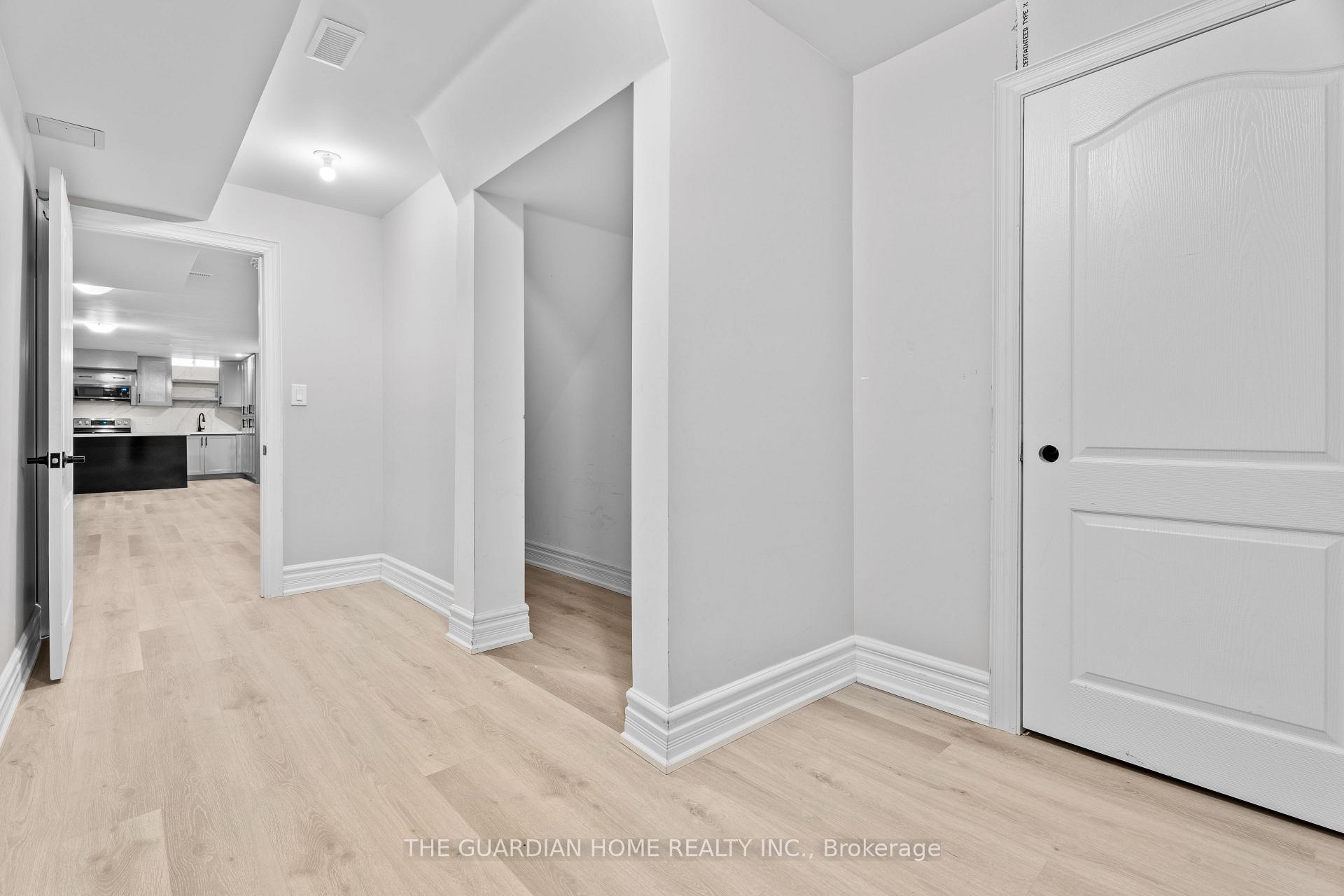 Photo 5 of 1720 Douglas Langtree Drive, Oshawa, Taunton — HOMEH