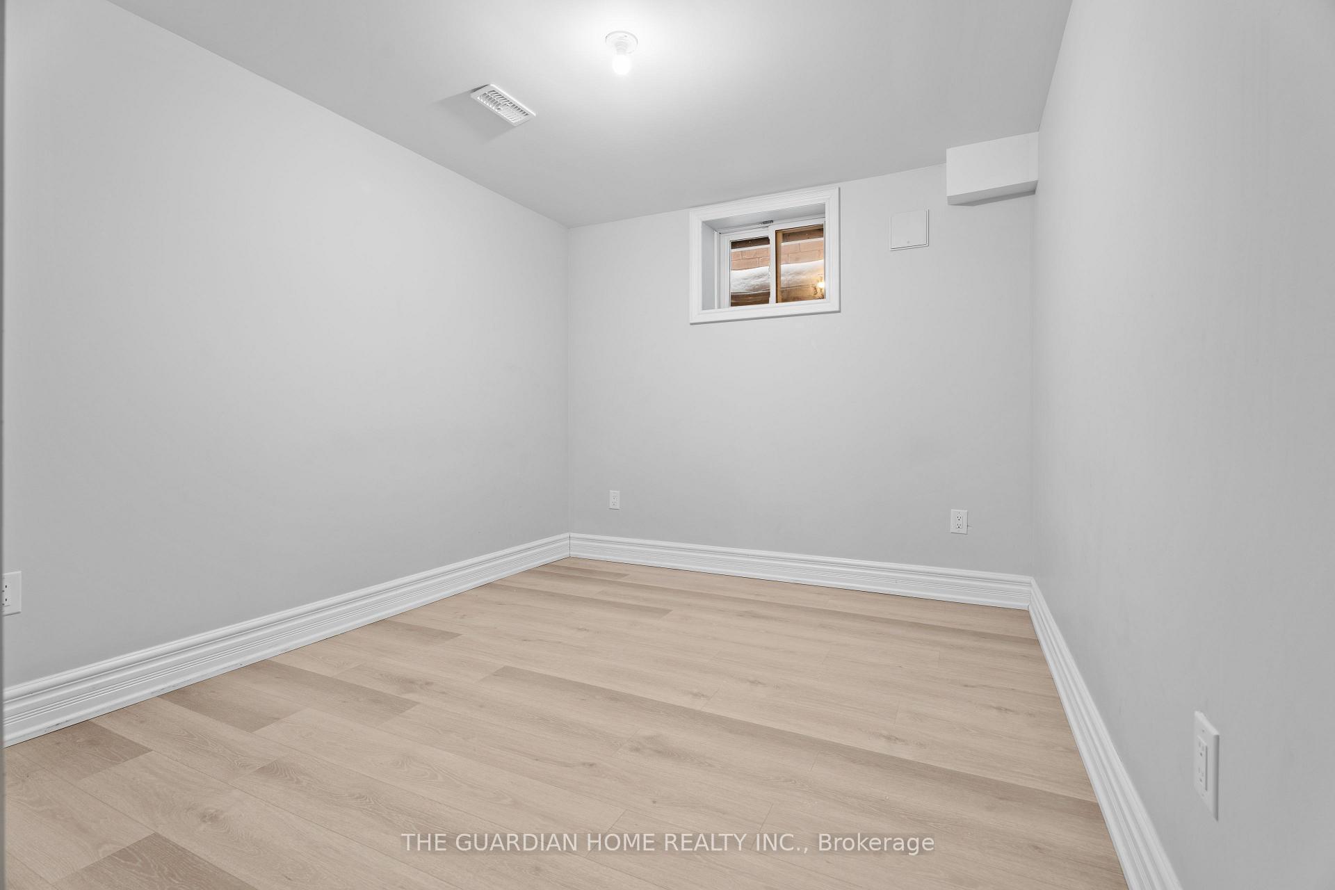 Photo 15 of 1720 Douglas Langtree Drive, Oshawa, Taunton — HOMEH