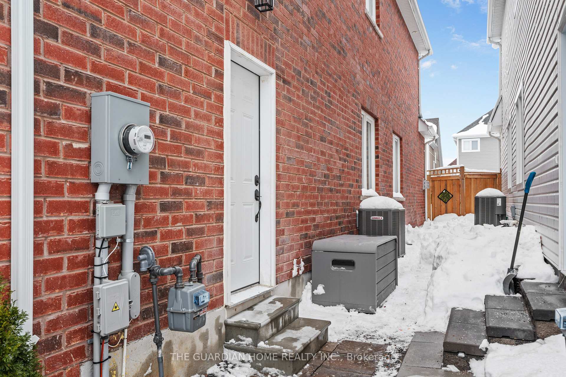 Photo 24 of 1720 Douglas Langtree Drive, Oshawa, Taunton — HOMEH