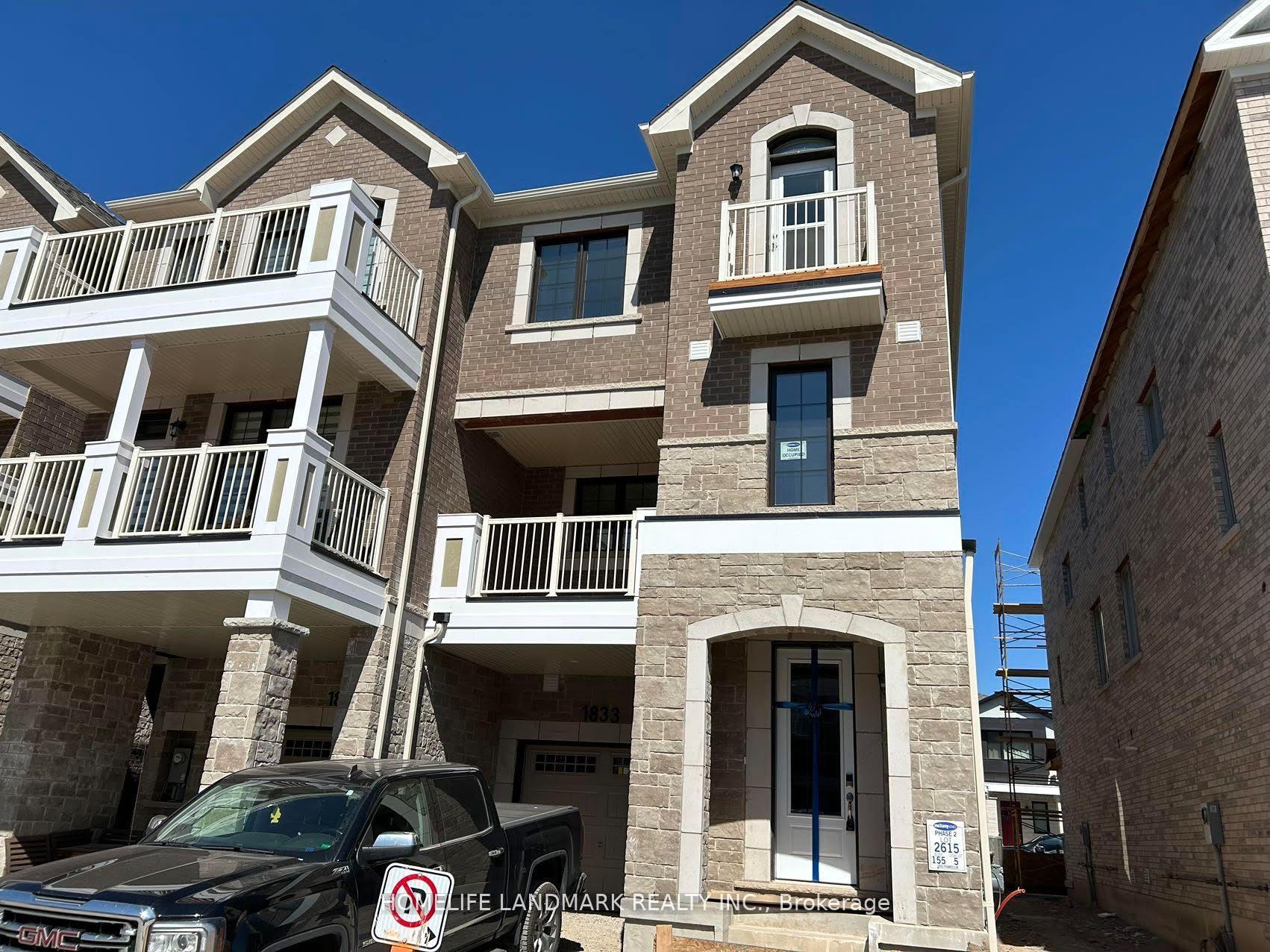 Front of 1833 Thames Circle