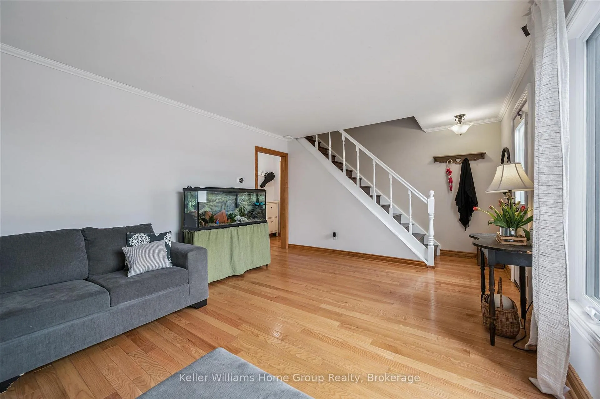 Photo 8 of 856 Gzowski Street, Centre Wellington, Fergus — HOMEH