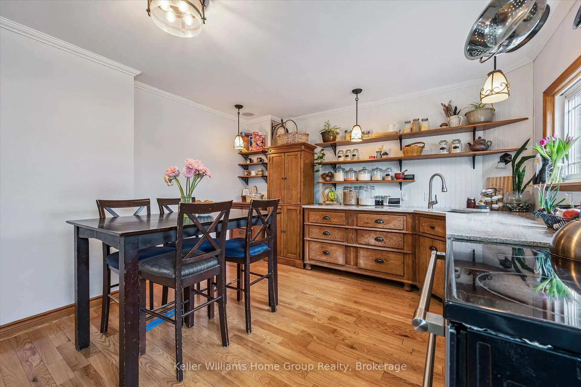 Photo 10 of 856 Gzowski Street, Centre Wellington, Fergus — HOMEH