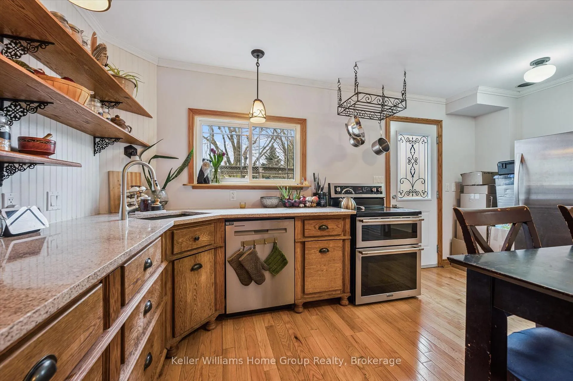 Photo 12 of 856 Gzowski Street, Centre Wellington, Fergus — HOMEH