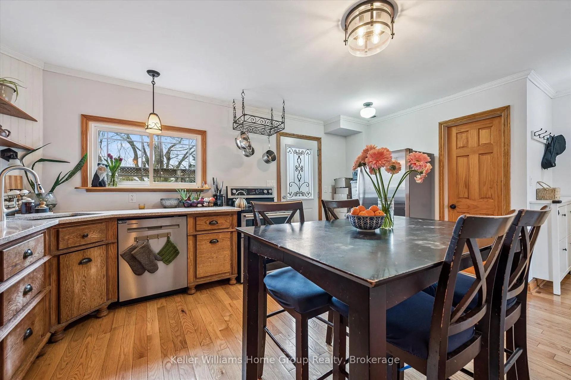 Photo 13 of 856 Gzowski Street, Centre Wellington, Fergus — HOMEH