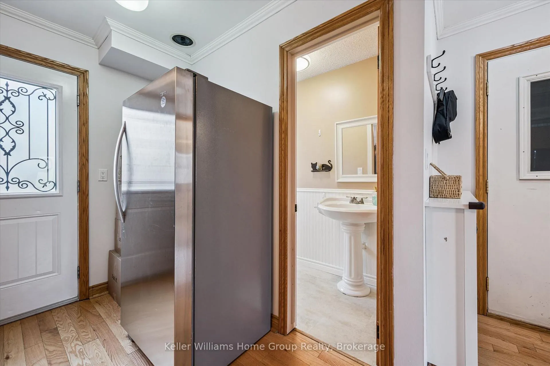 Photo 15 of 856 Gzowski Street, Centre Wellington, Fergus — HOMEH