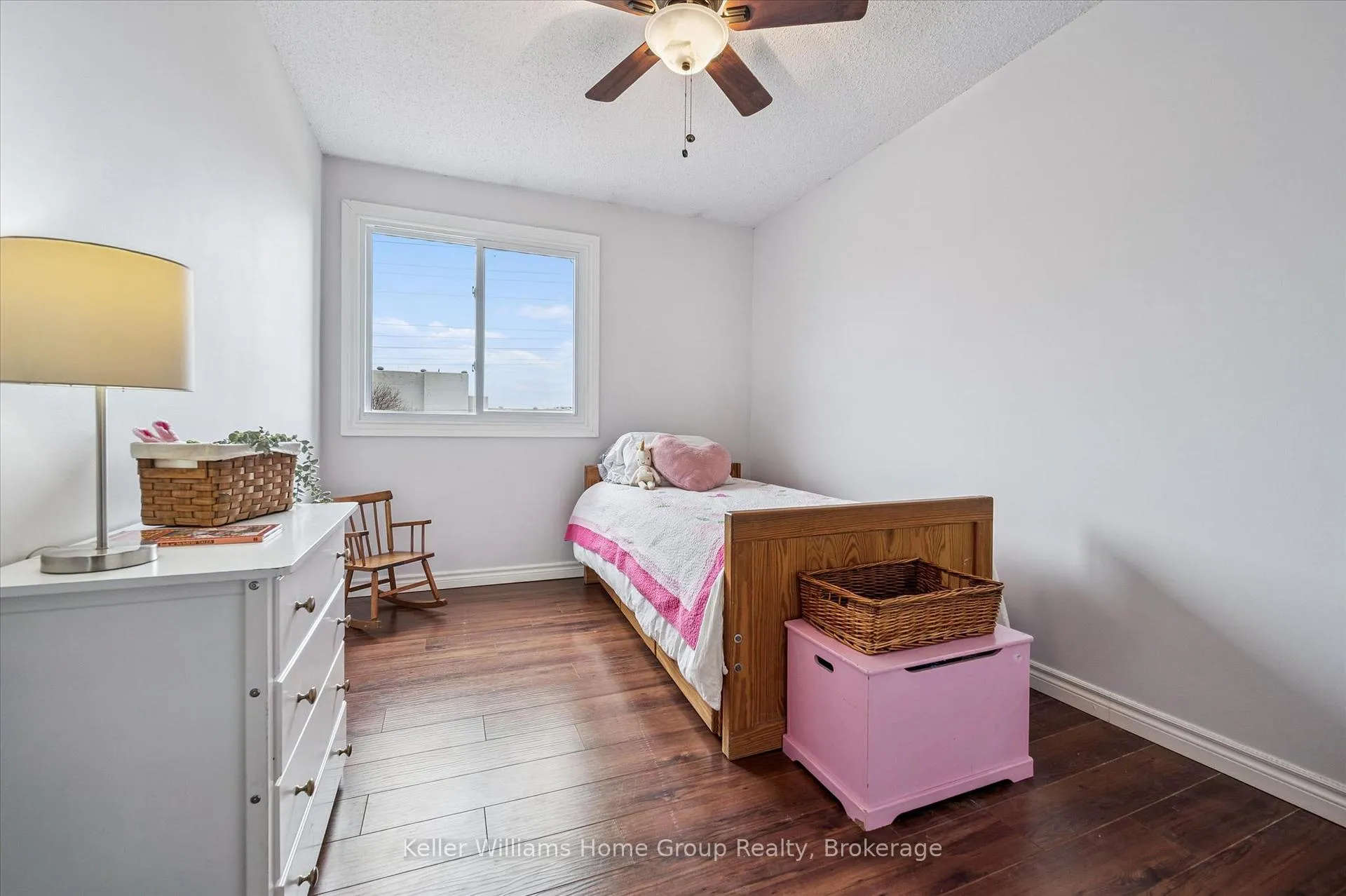 Photo 19 of 856 Gzowski Street, Centre Wellington, Fergus — HOMEH