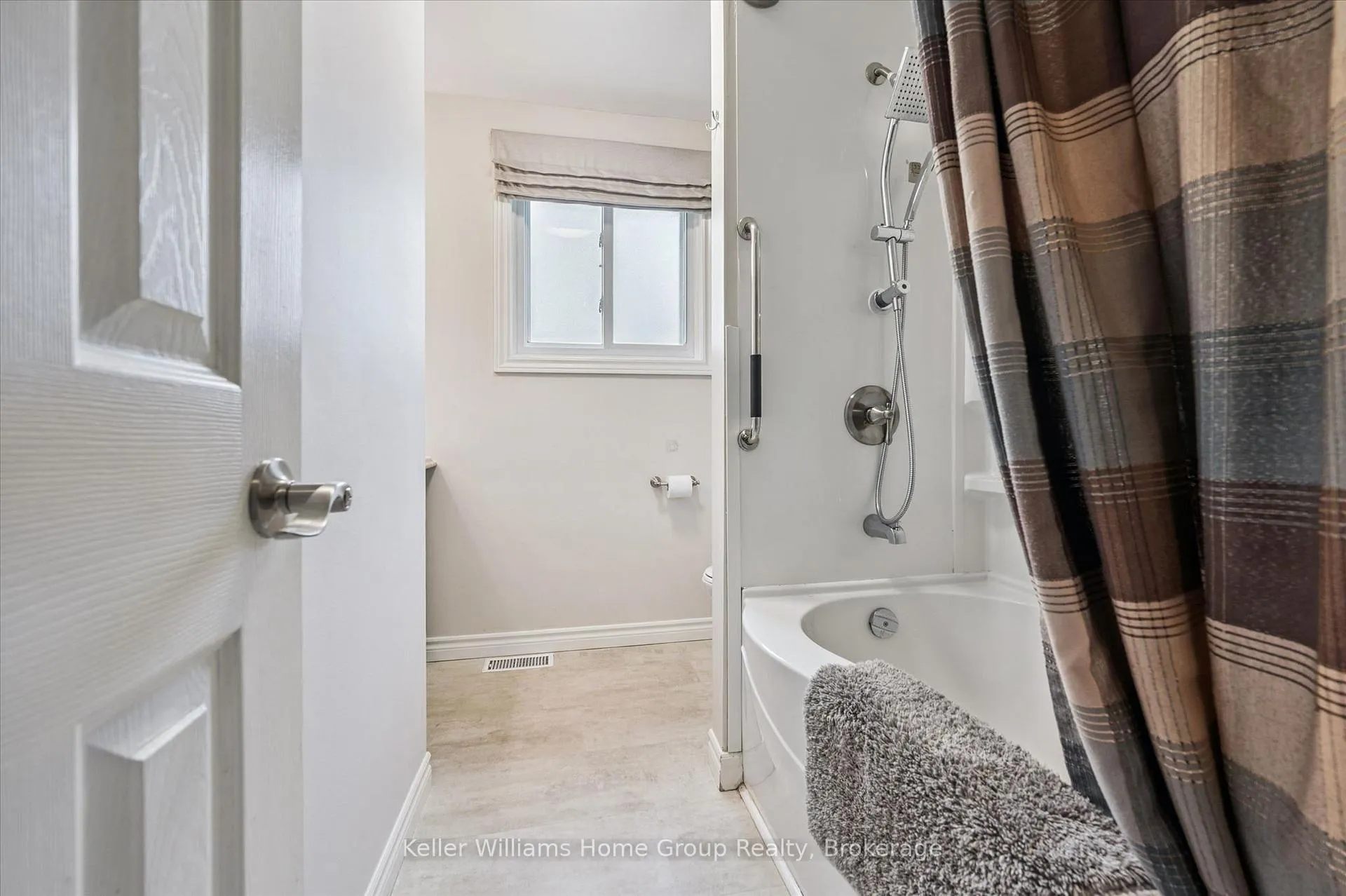 Photo 20 of 856 Gzowski Street, Centre Wellington, Fergus — HOMEH
