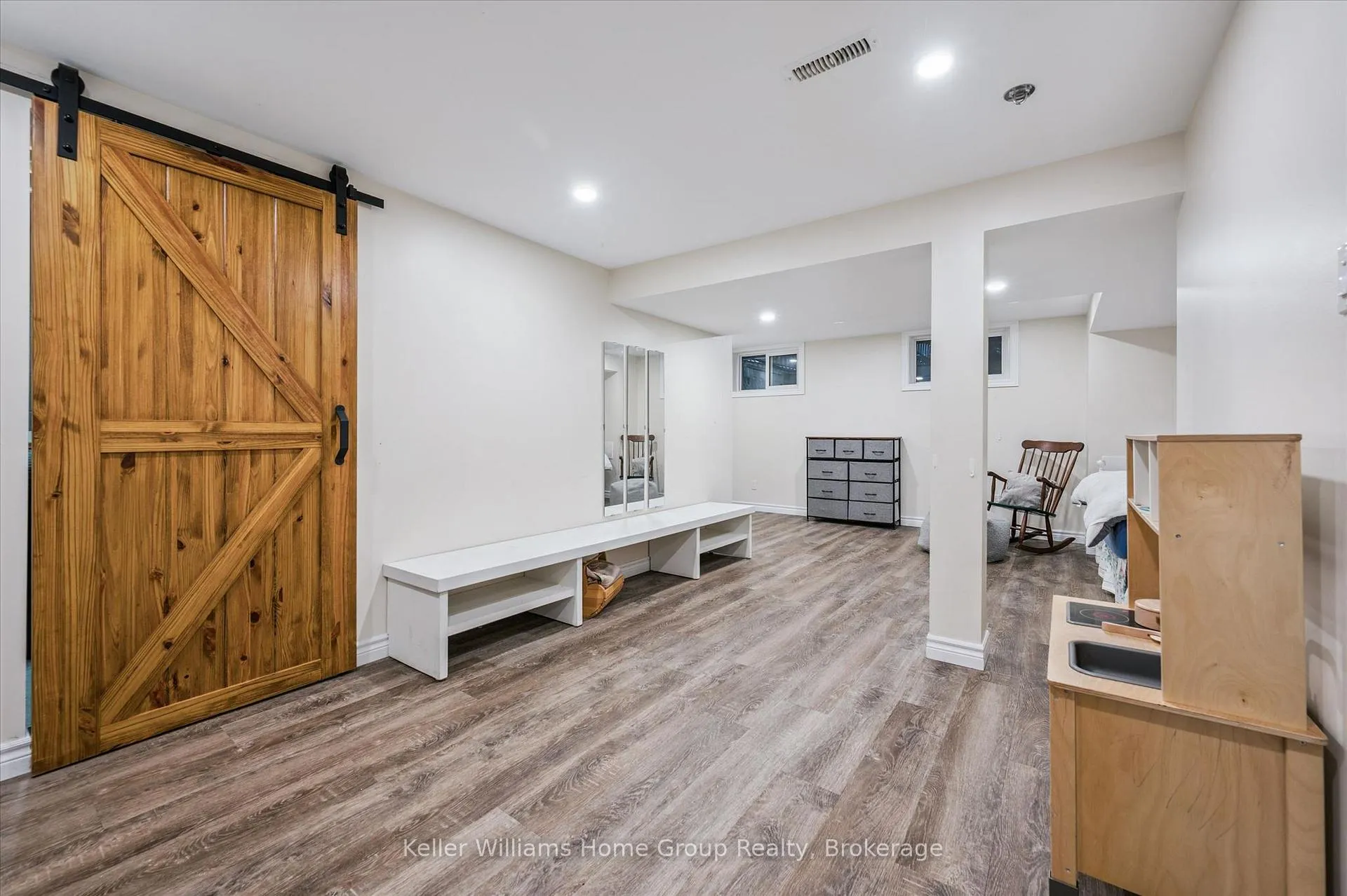 Photo 24 of 856 Gzowski Street, Centre Wellington, Fergus — HOMEH