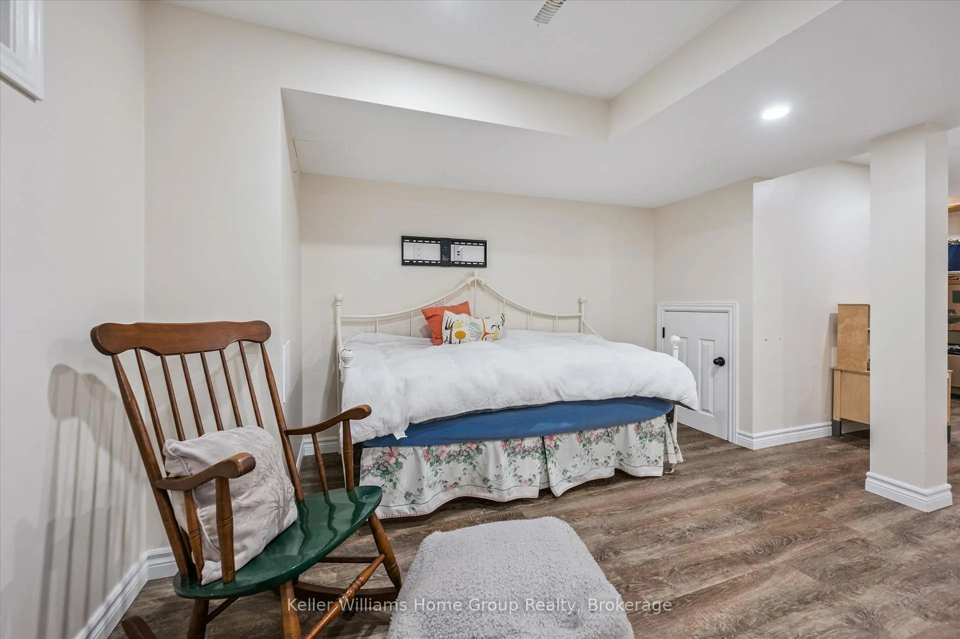 Photo 27 of 856 Gzowski Street, Centre Wellington, Fergus — HOMEH