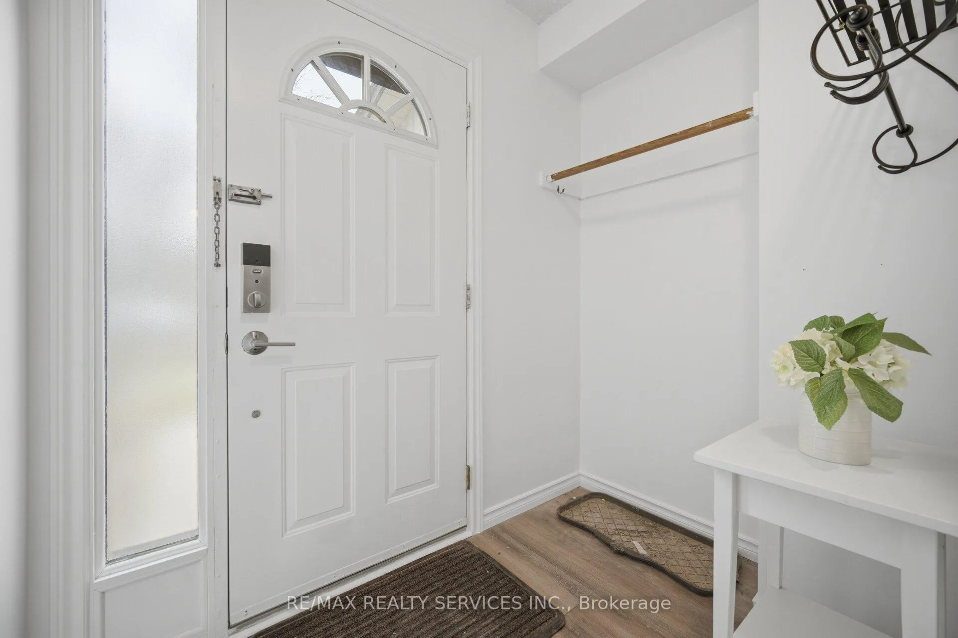 Photo 13 of Unit 27, 27 Dawson Crescent, Brampton, Brampton North — HOMEH