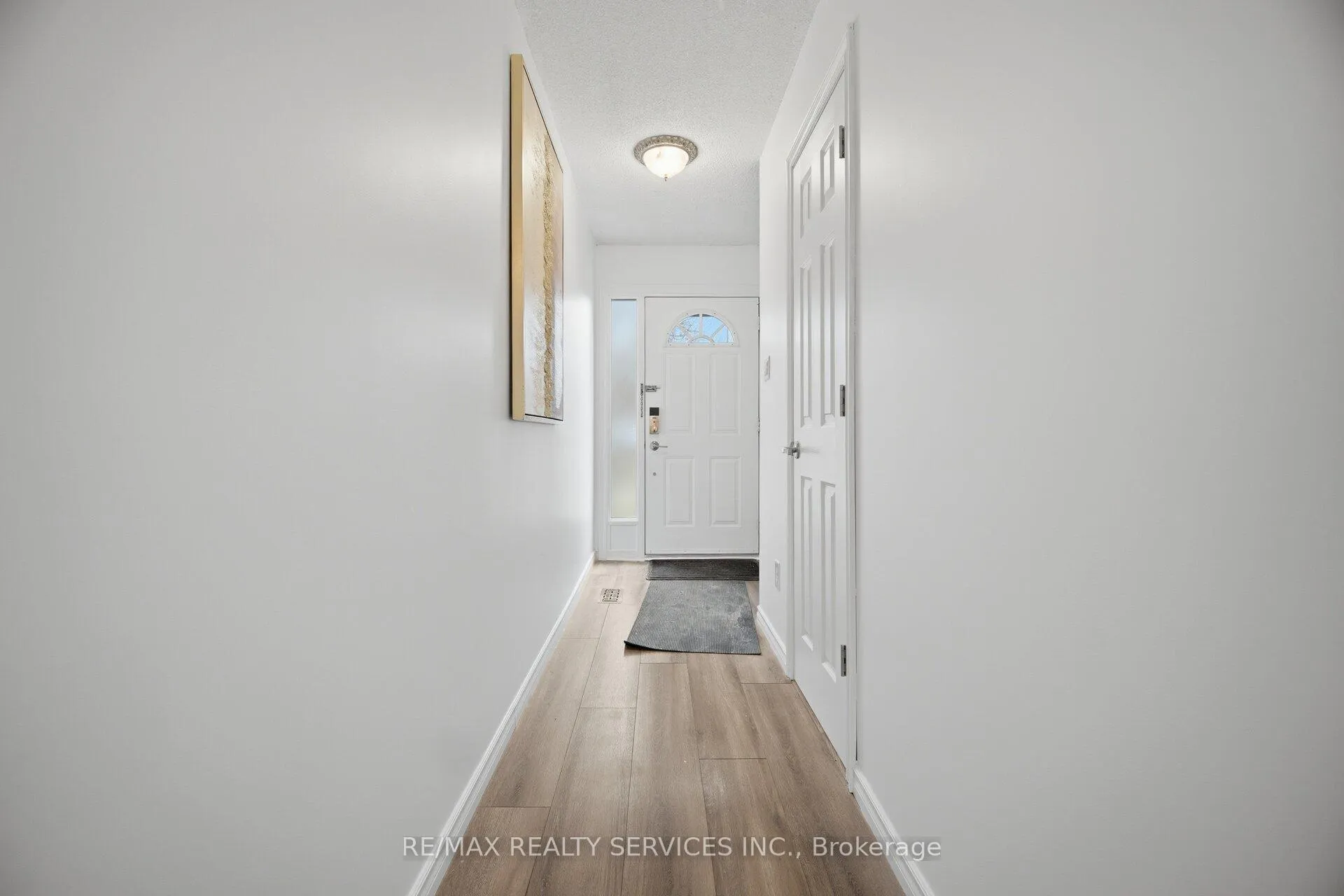 Photo 14 of Unit 27, 27 Dawson Crescent, Brampton, Brampton North — HOMEH