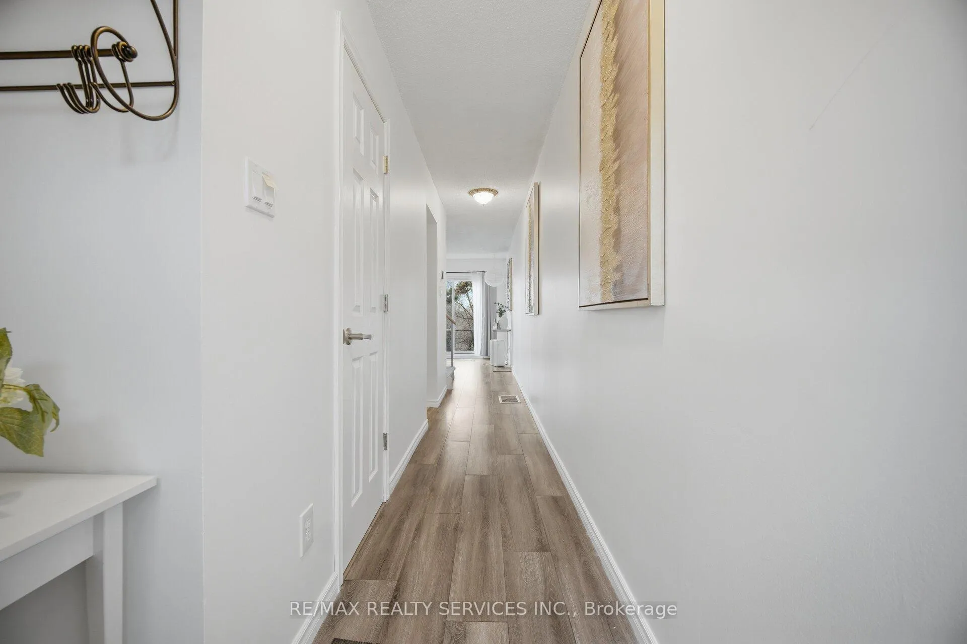 Photo 15 of Unit 27, 27 Dawson Crescent, Brampton, Brampton North — HOMEH