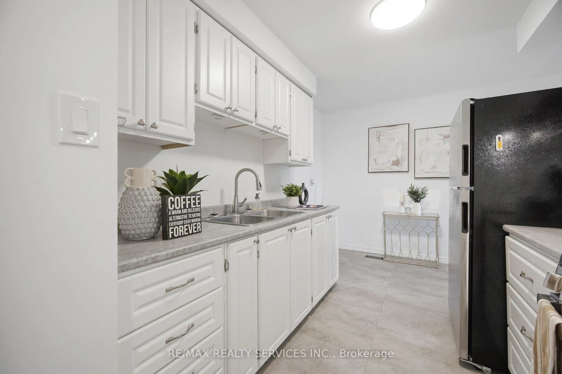 Photo 24 of Unit 27, 27 Dawson Crescent, Brampton, Brampton North — HOMEH