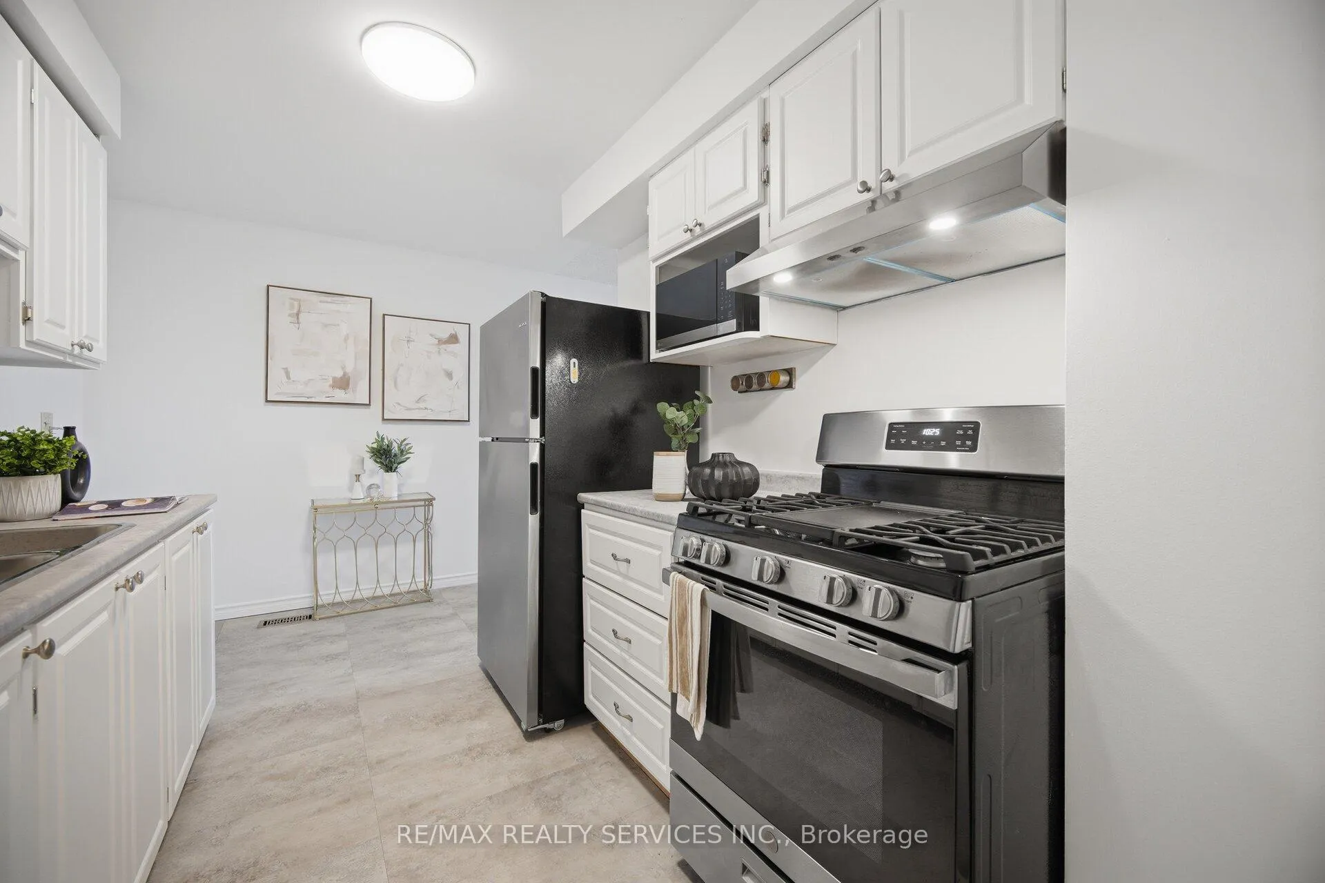 Photo 25 of Unit 27, 27 Dawson Crescent, Brampton, Brampton North — HOMEH
