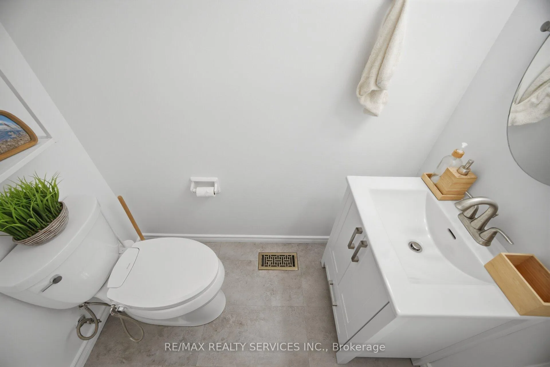 Photo 26 of Unit 27, 27 Dawson Crescent, Brampton, Brampton North — HOMEH