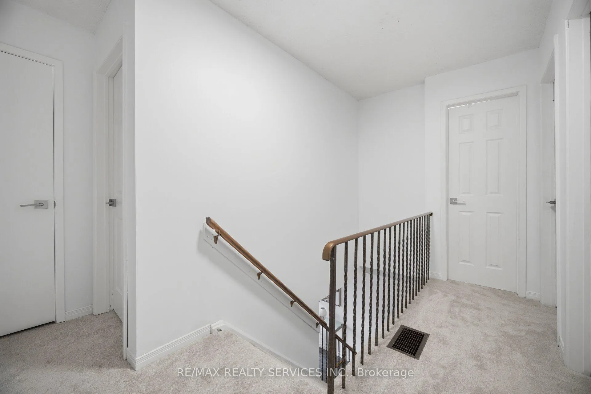 Photo 28 of Unit 27, 27 Dawson Crescent, Brampton, Brampton North — HOMEH