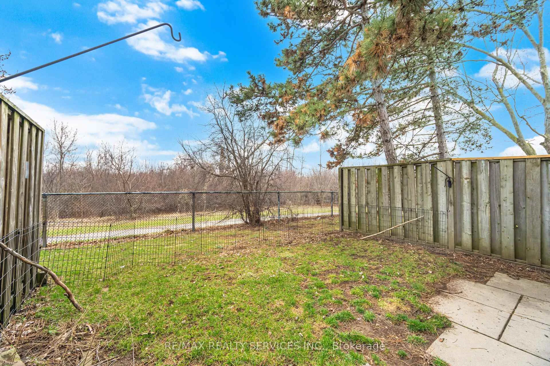 Photo 39 of Unit 27, 27 Dawson Crescent, Brampton, Brampton North — HOMEH