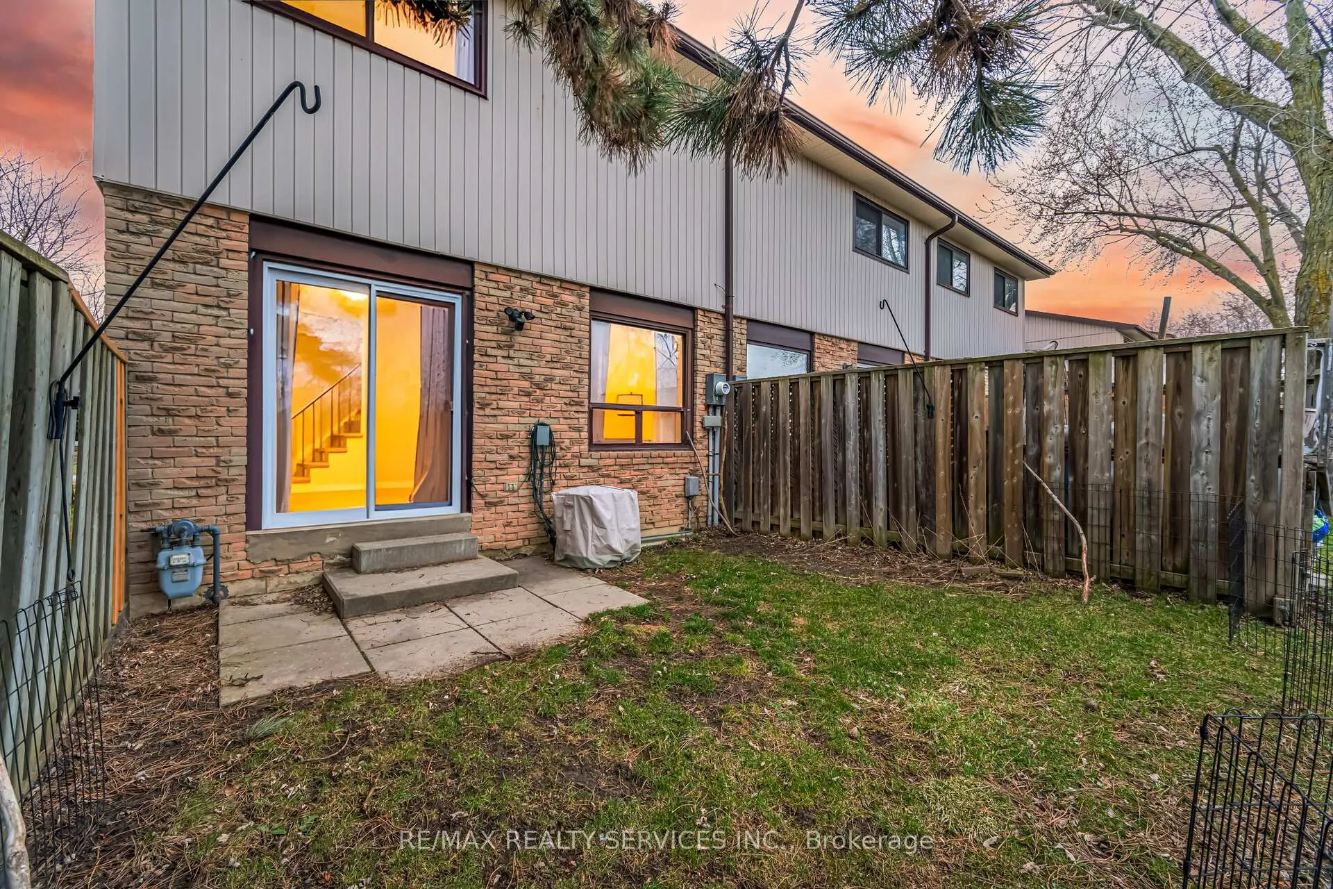 Photo 40 of Unit 27, 27 Dawson Crescent, Brampton, Brampton North — HOMEH