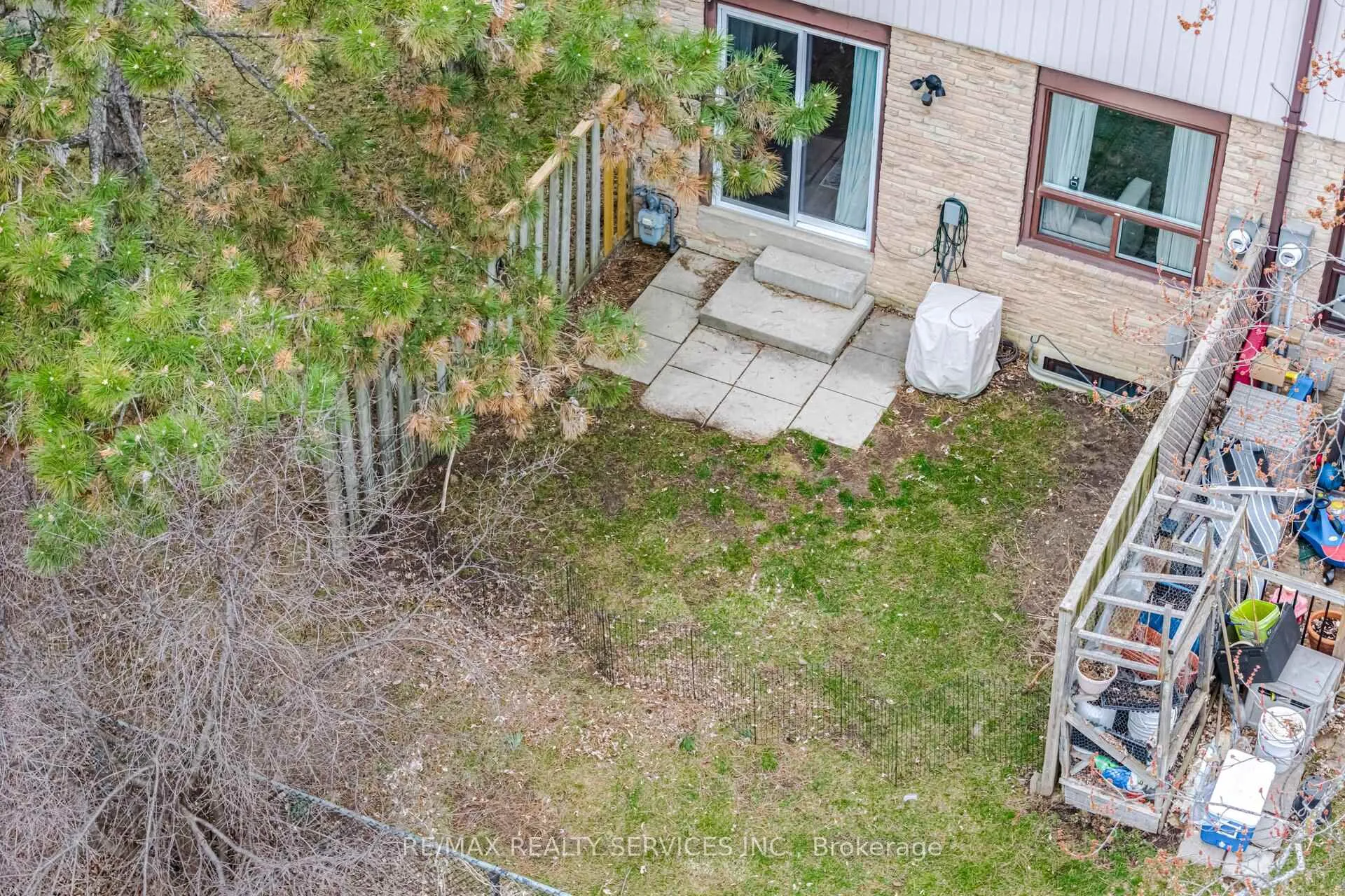 Photo 42 of Unit 27, 27 Dawson Crescent, Brampton, Brampton North — HOMEH
