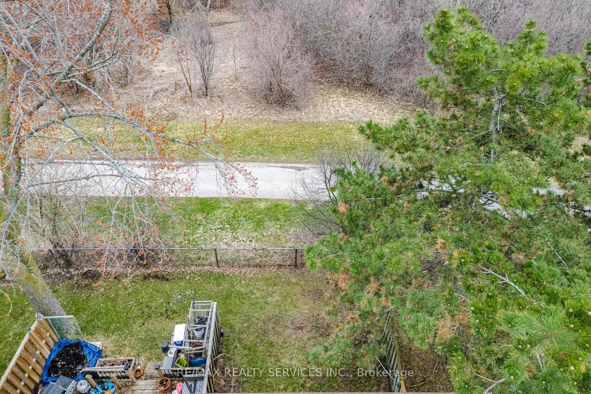 Photo 43 of Unit 27, 27 Dawson Crescent, Brampton, Brampton North — HOMEH