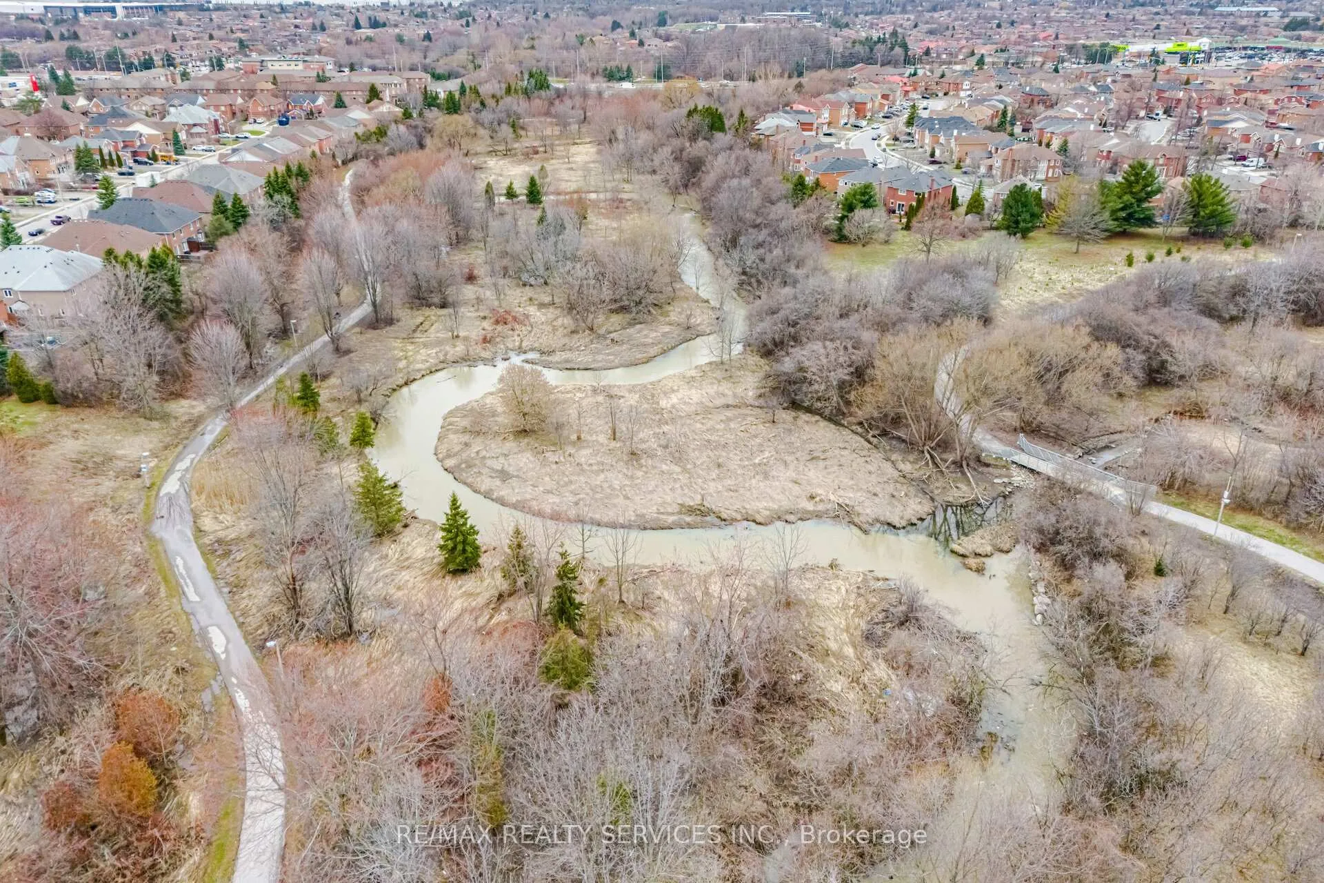 Photo 47 of Unit 27, 27 Dawson Crescent, Brampton, Brampton North — HOMEH