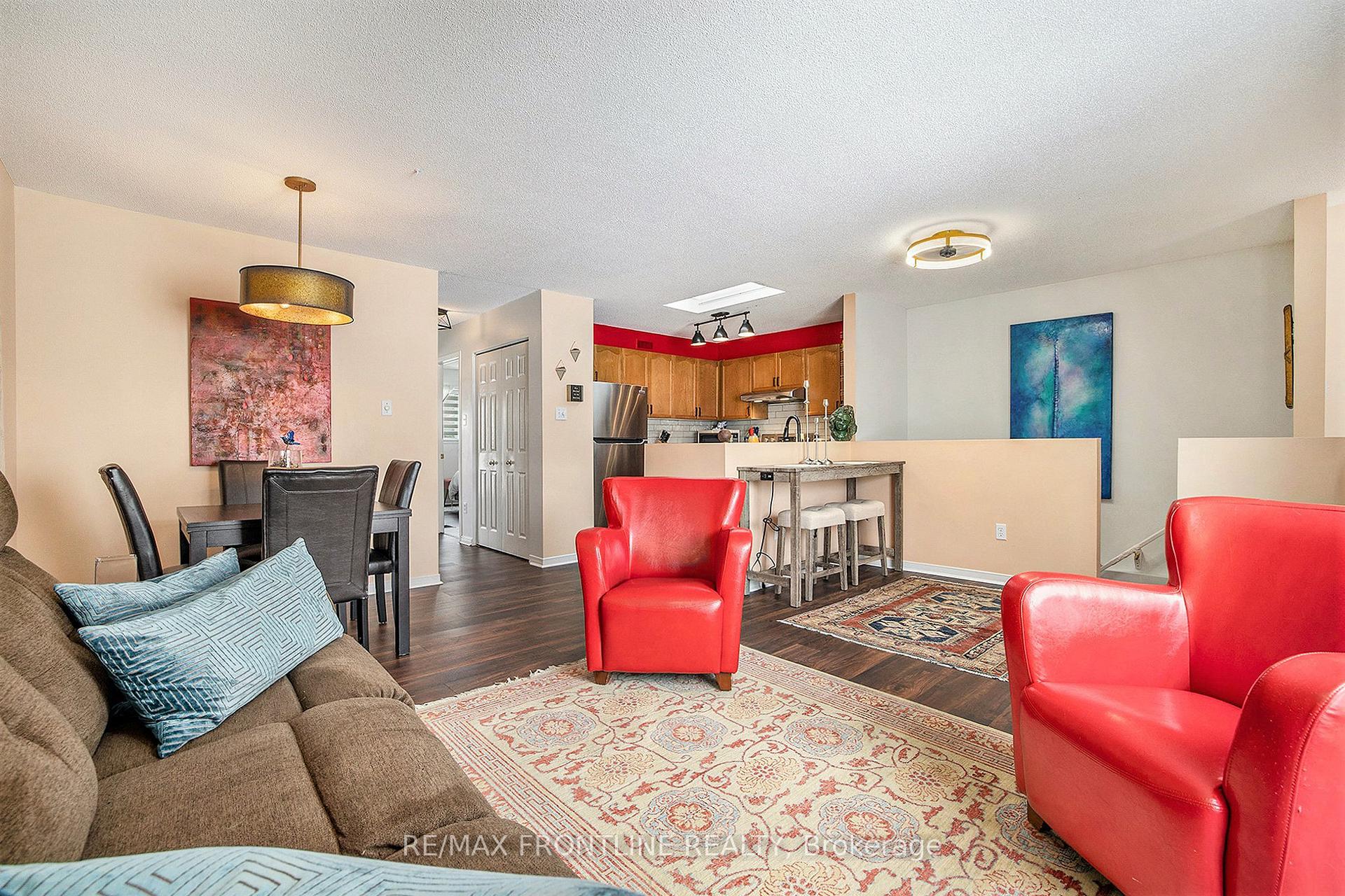 Photo 4 of 805 Eighth Street, Renfrew — HOMEH