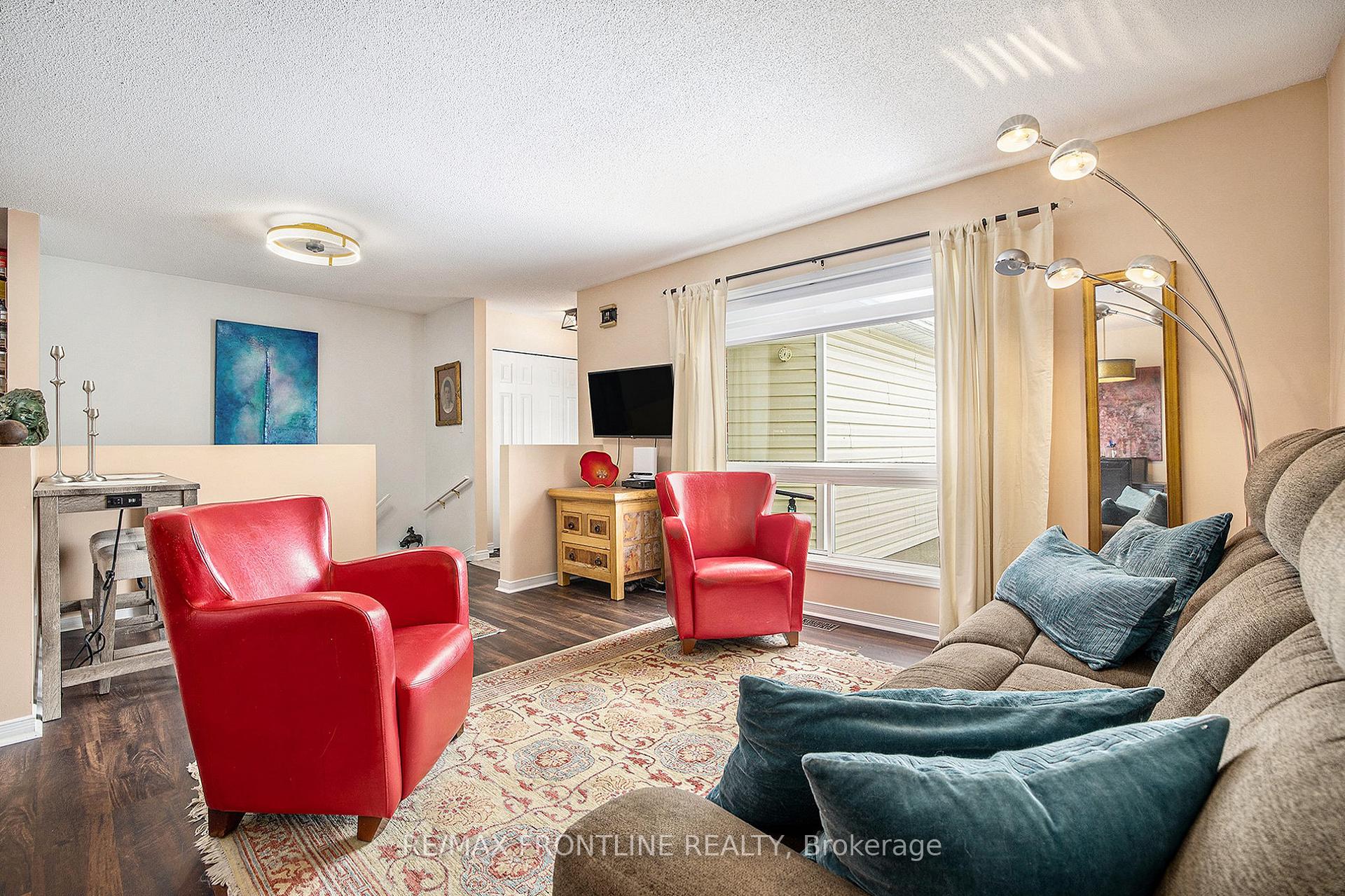 Photo 5 of 805 Eighth Street, Renfrew — HOMEH