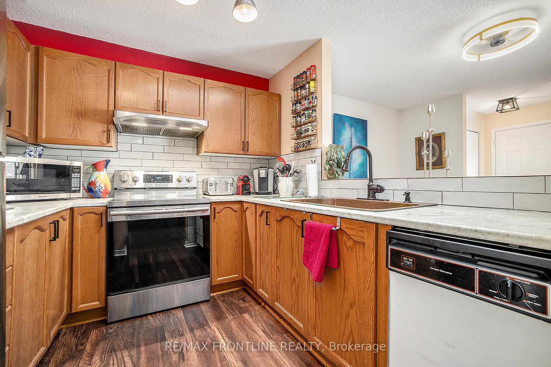 Photo 6 of 805 Eighth Street, Renfrew — HOMEH