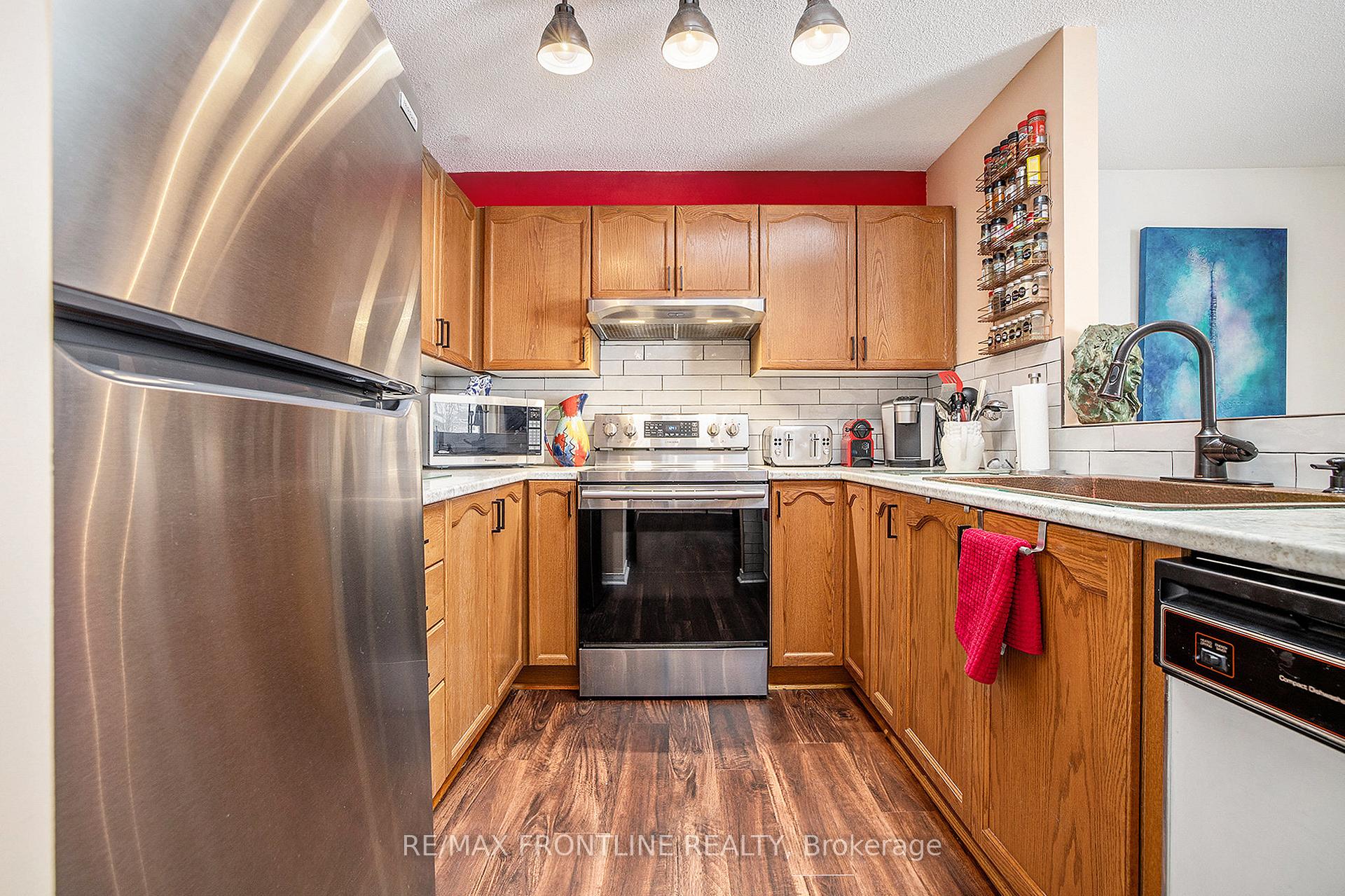 Photo 7 of 805 Eighth Street, Renfrew — HOMEH