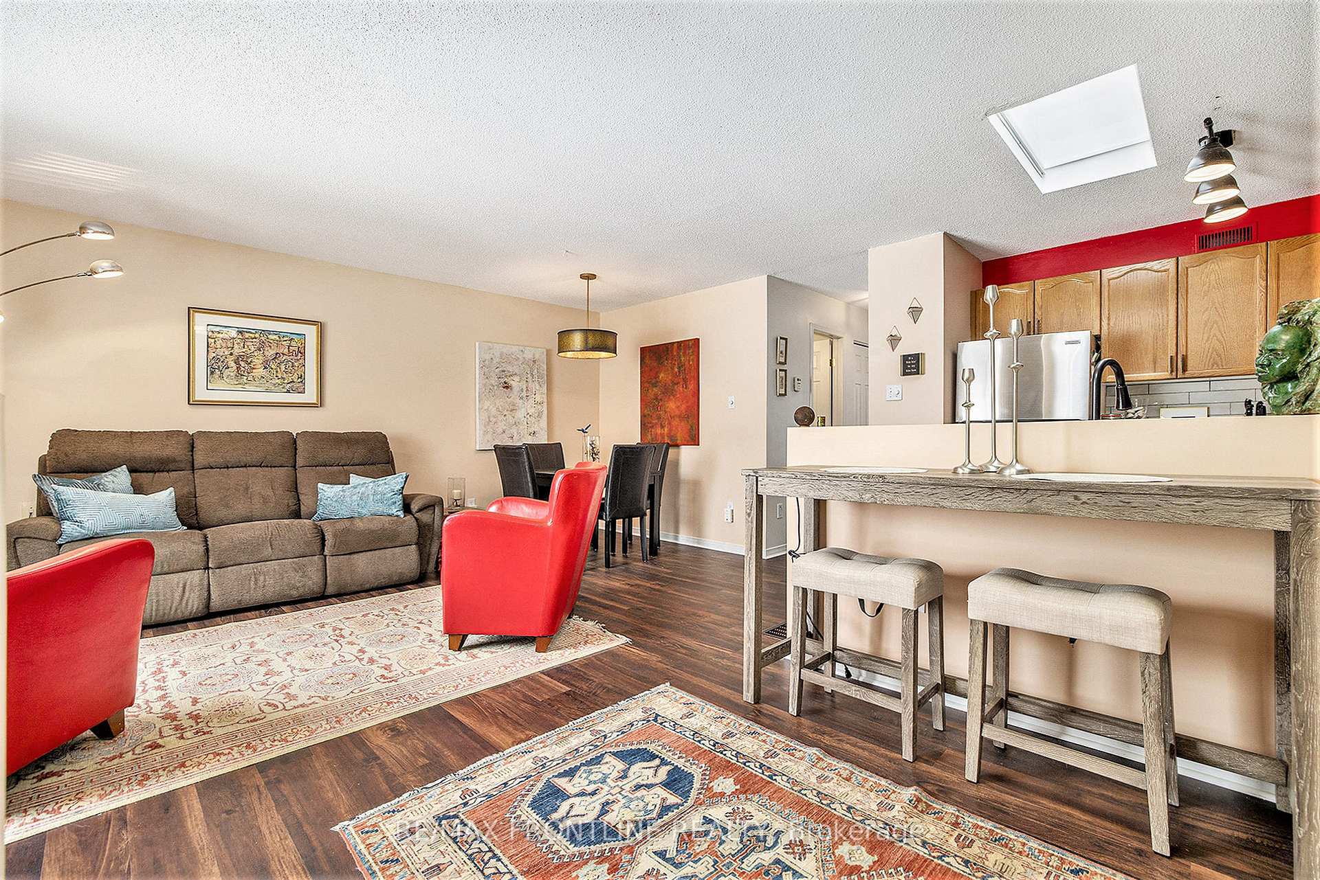 Photo 11 of 805 Eighth Street, Renfrew — HOMEH