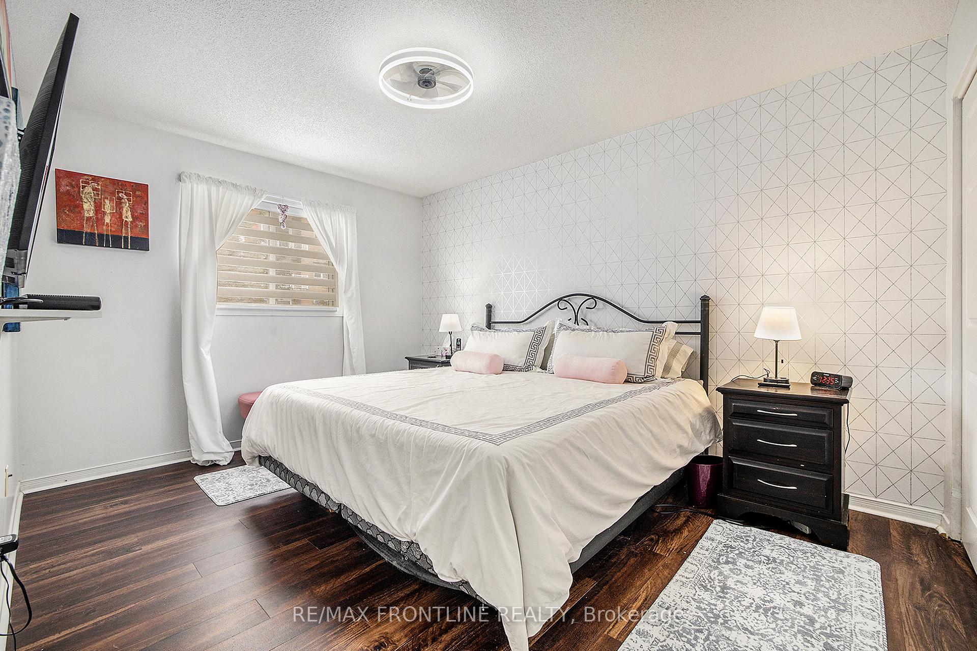 Photo 13 of 805 Eighth Street, Renfrew — HOMEH