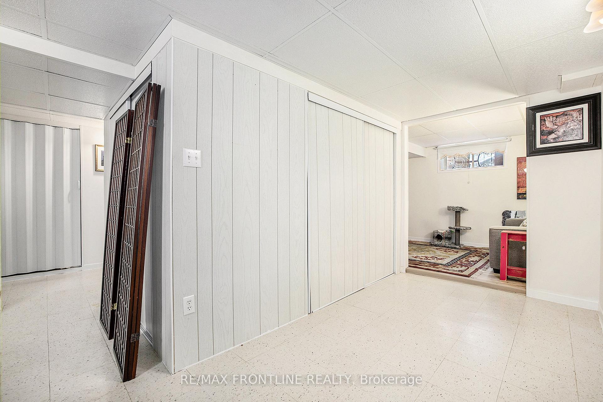 Photo 23 of 805 Eighth Street, Renfrew — HOMEH