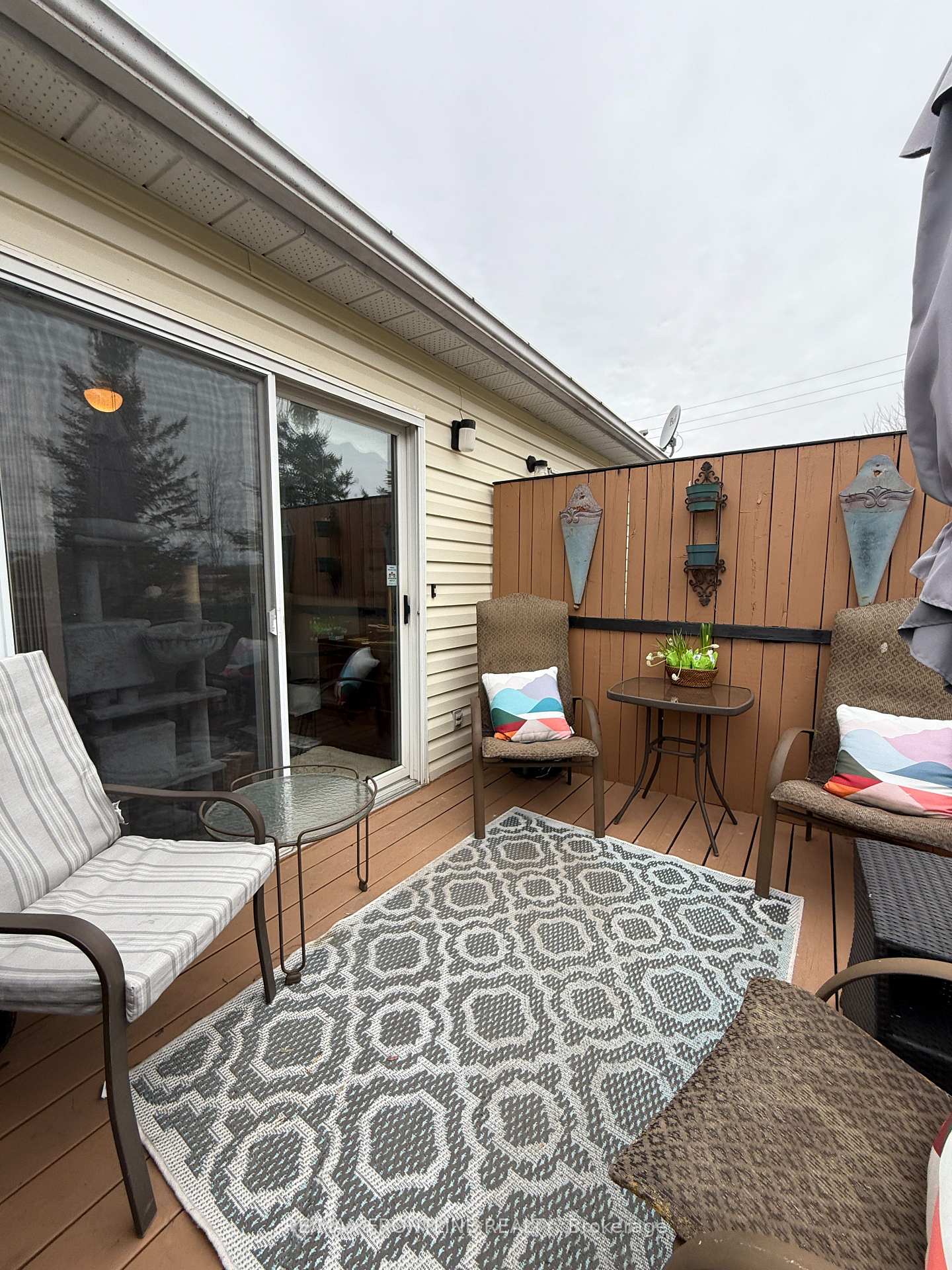 Photo 25 of 805 Eighth Street, Renfrew — HOMEH