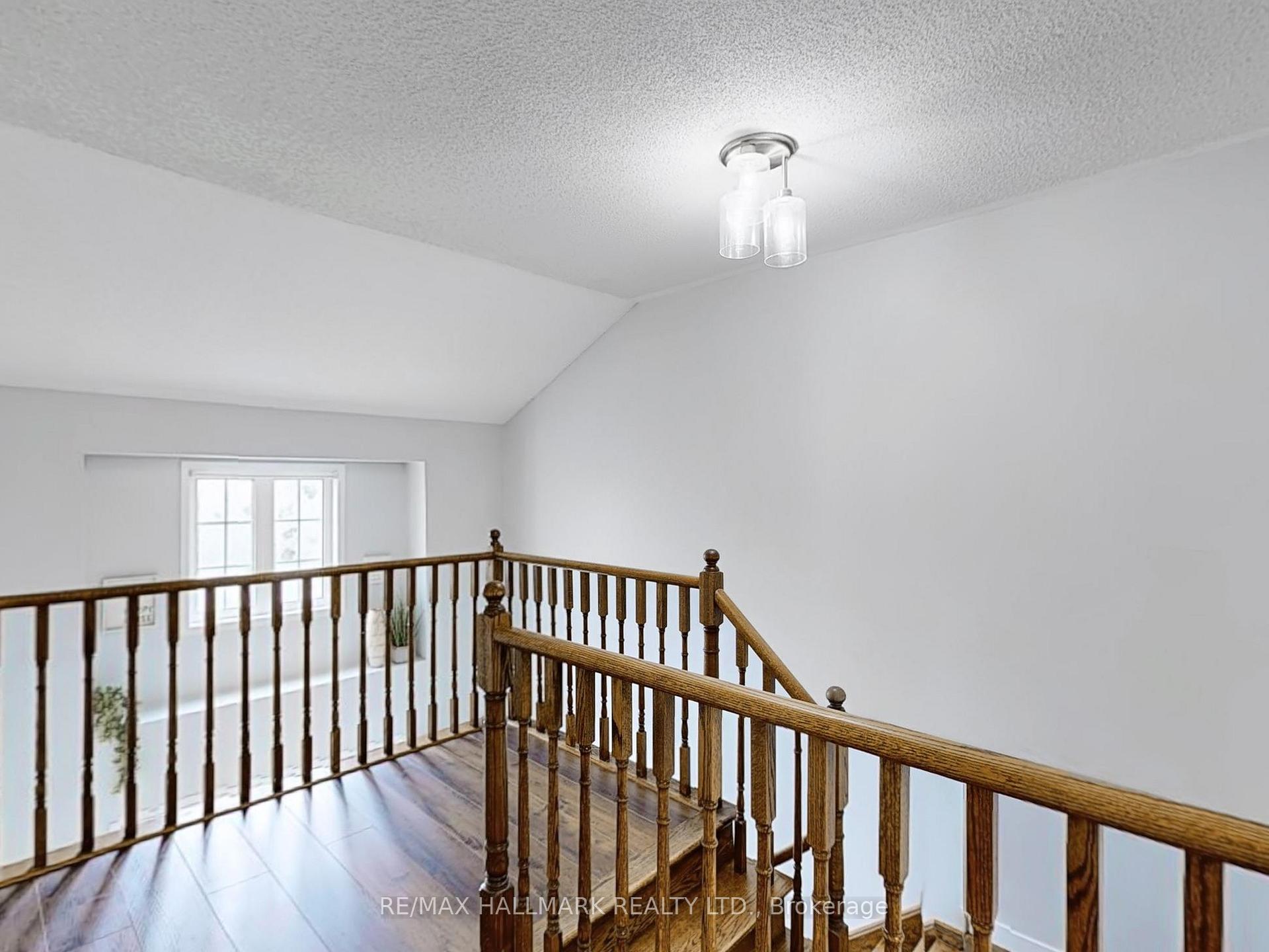 Photo 2 of 1136 Ashgrove Crescent, Oshawa, Pinecrest — HOMEH