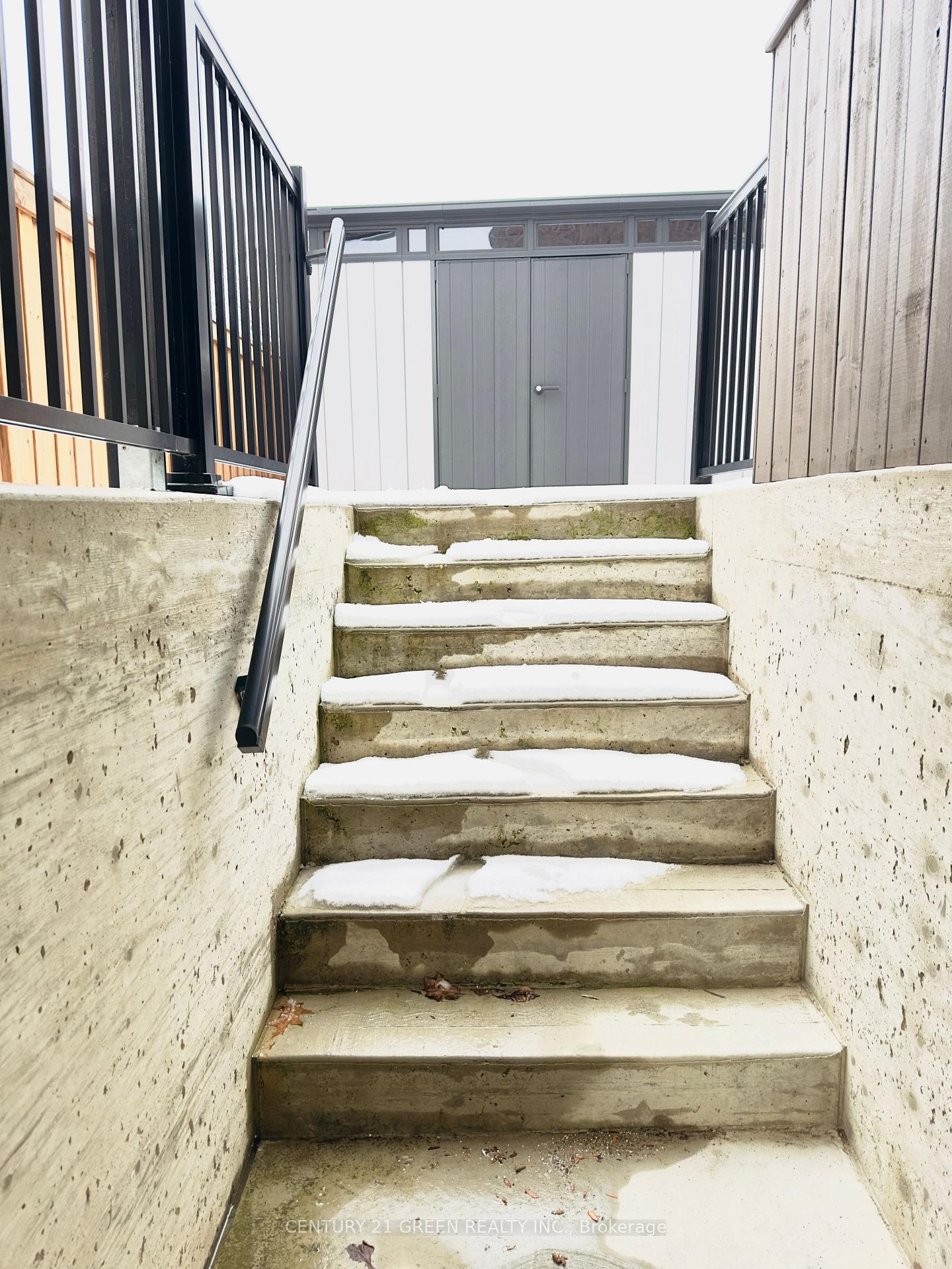 Front of Unit (Bsmnt), 660 Peacock Lane