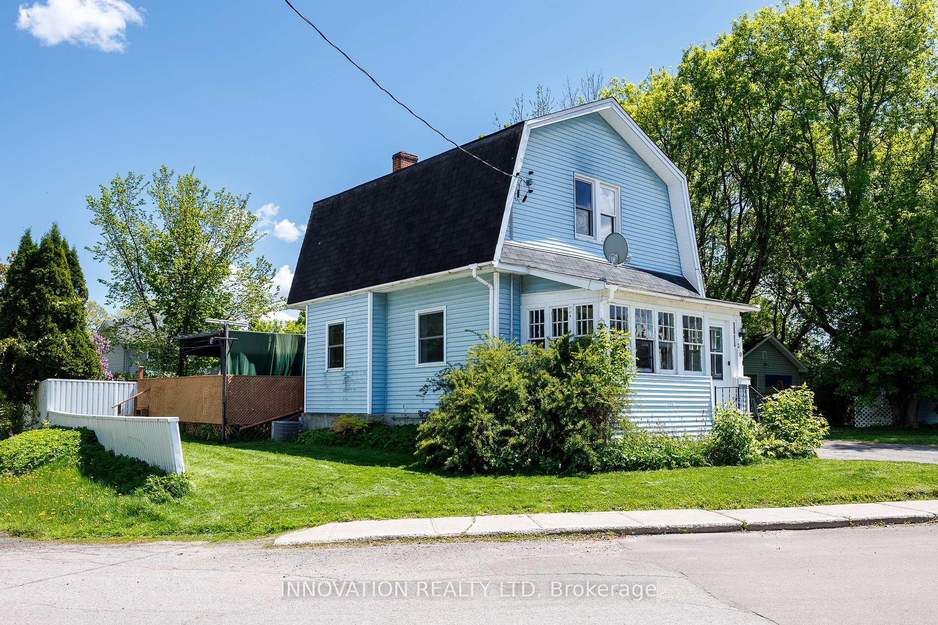 Photo 2 of 301 Sidney Avenue, Renfrew — HOMEH