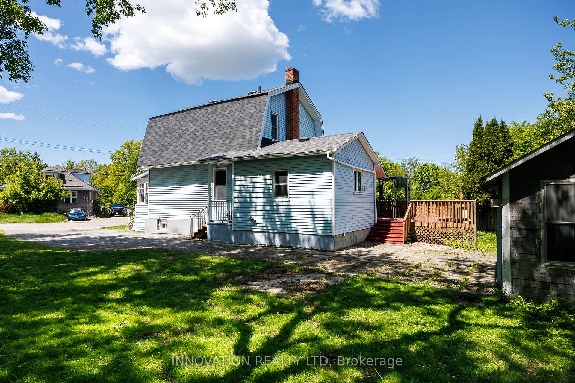 Photo 4 of 301 Sidney Avenue, Renfrew — HOMEH