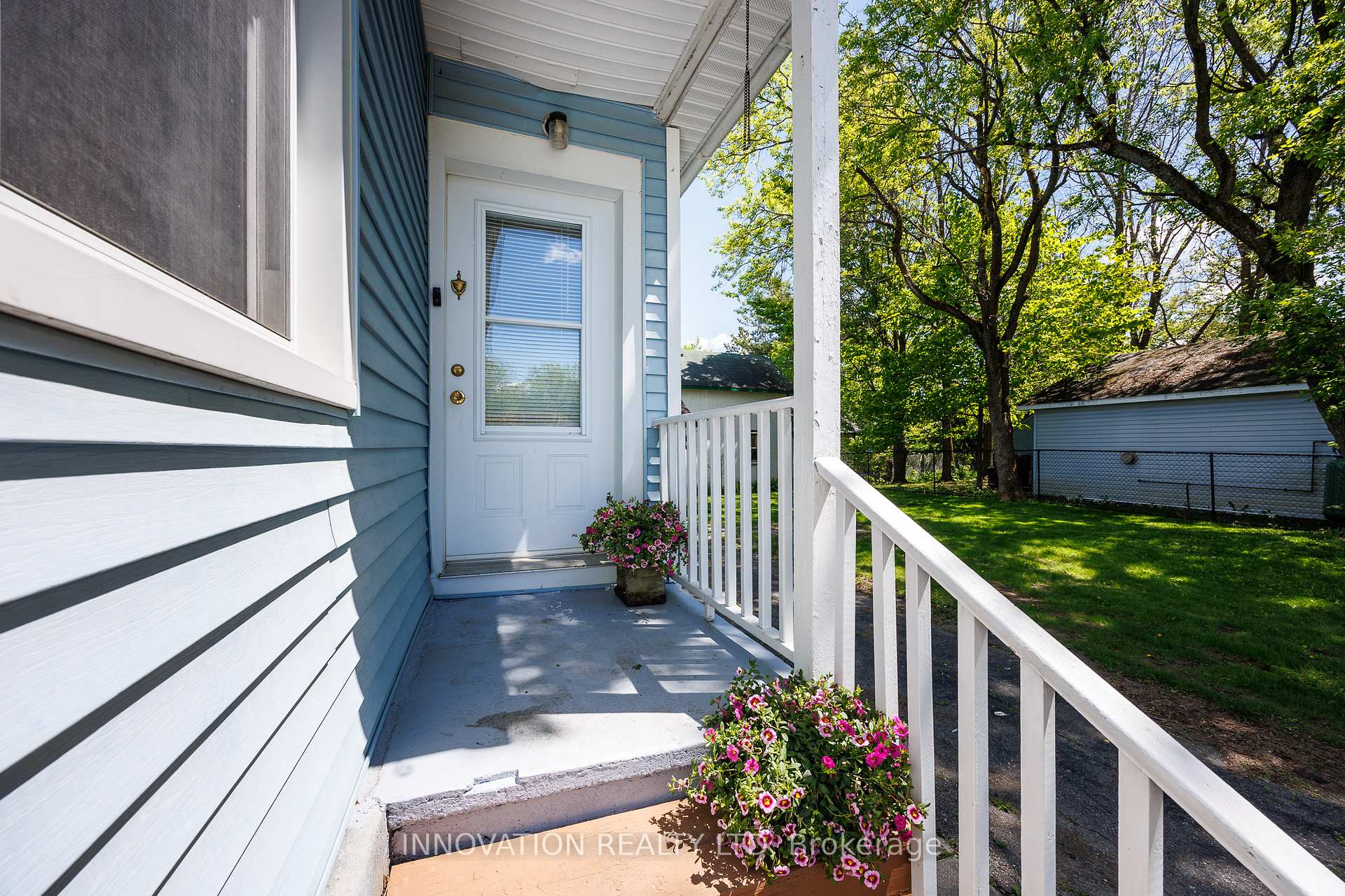 Photo 5 of 301 Sidney Avenue, Renfrew — HOMEH