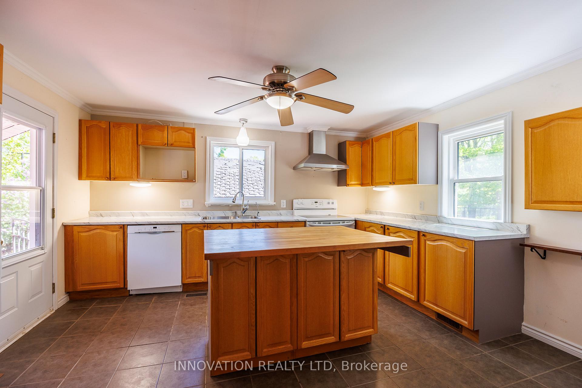 Photo 6 of 301 Sidney Avenue, Renfrew — HOMEH